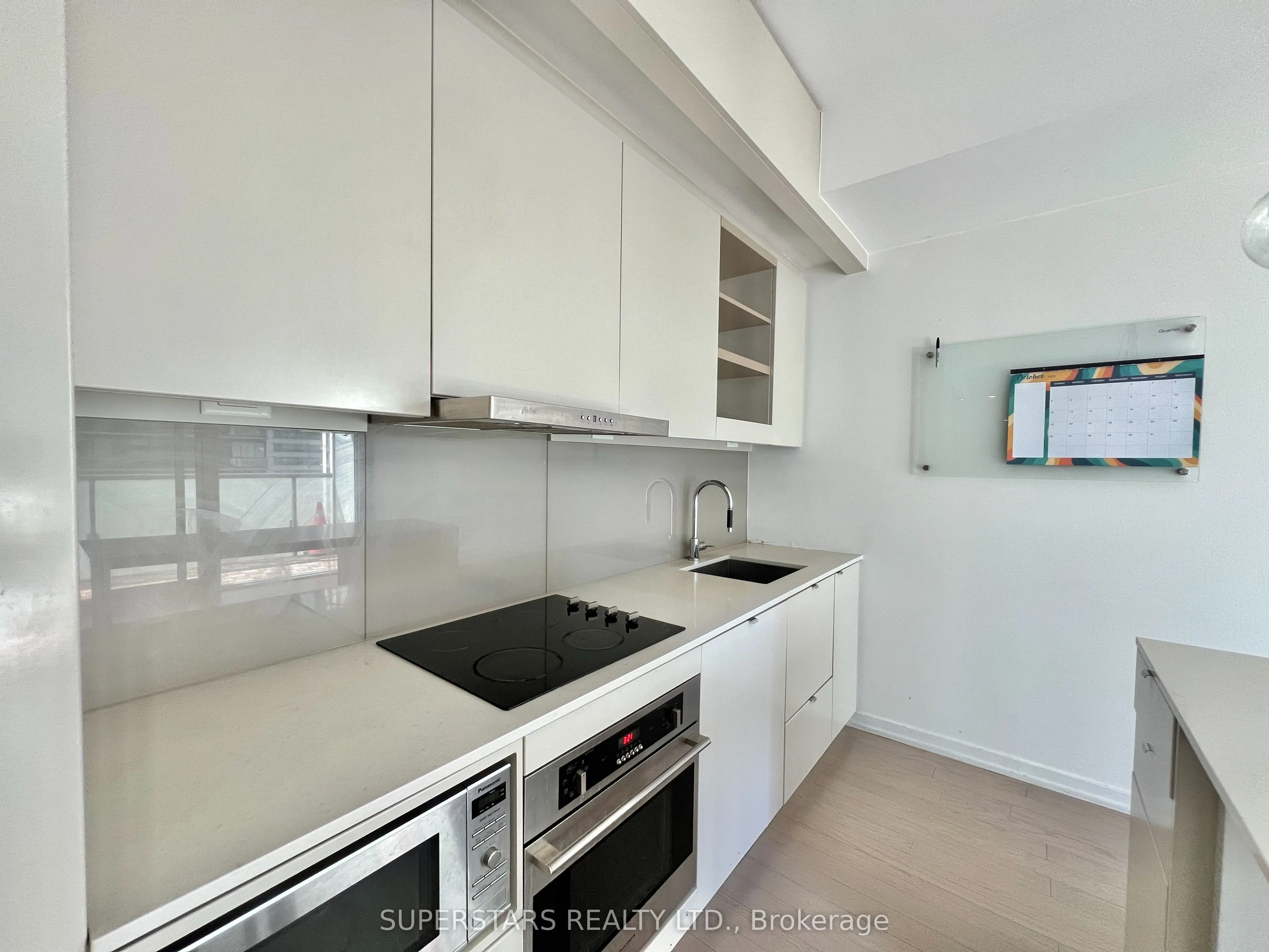 101 Peter Street, #1808