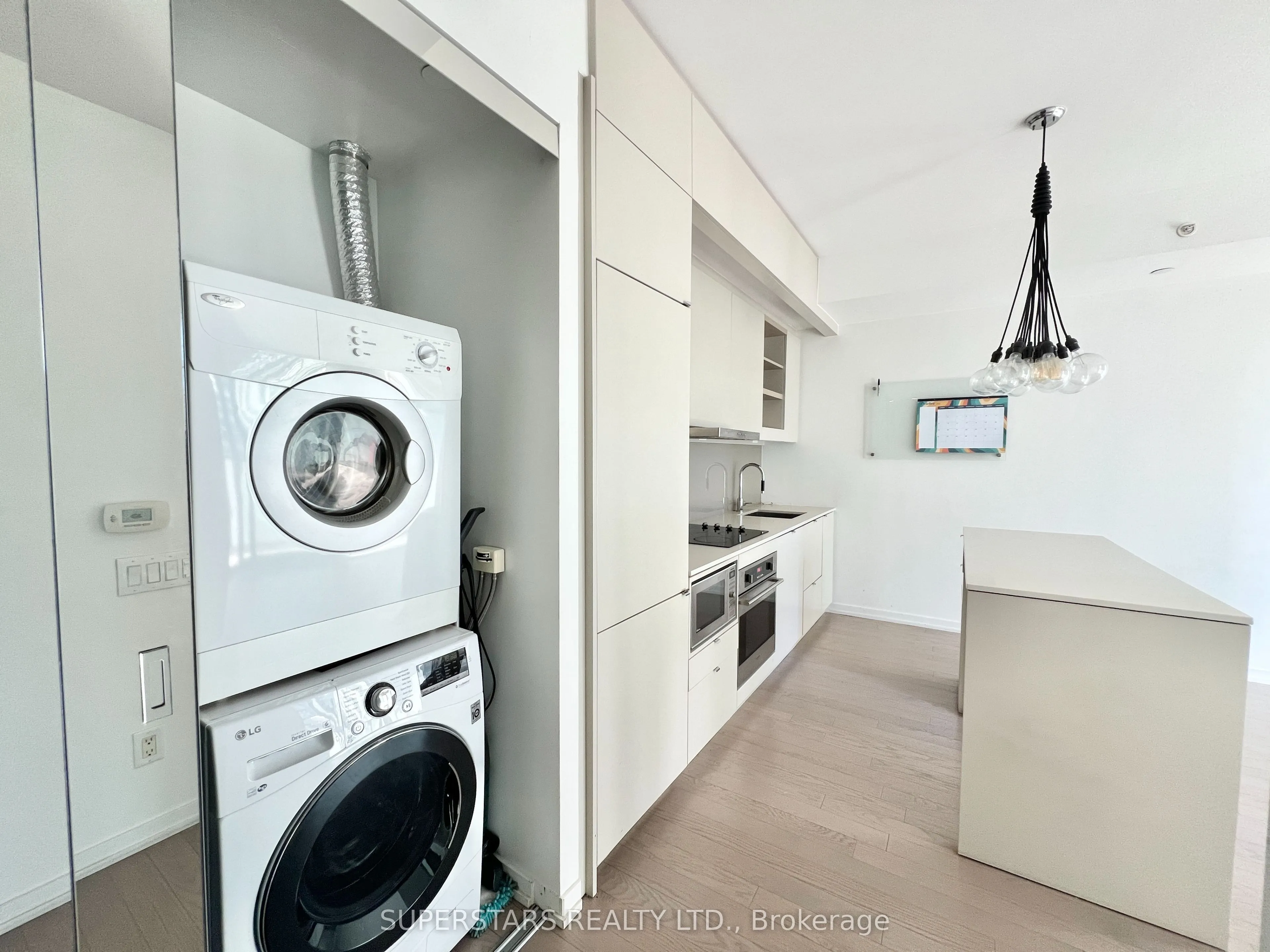 101 Peter Street, #1808