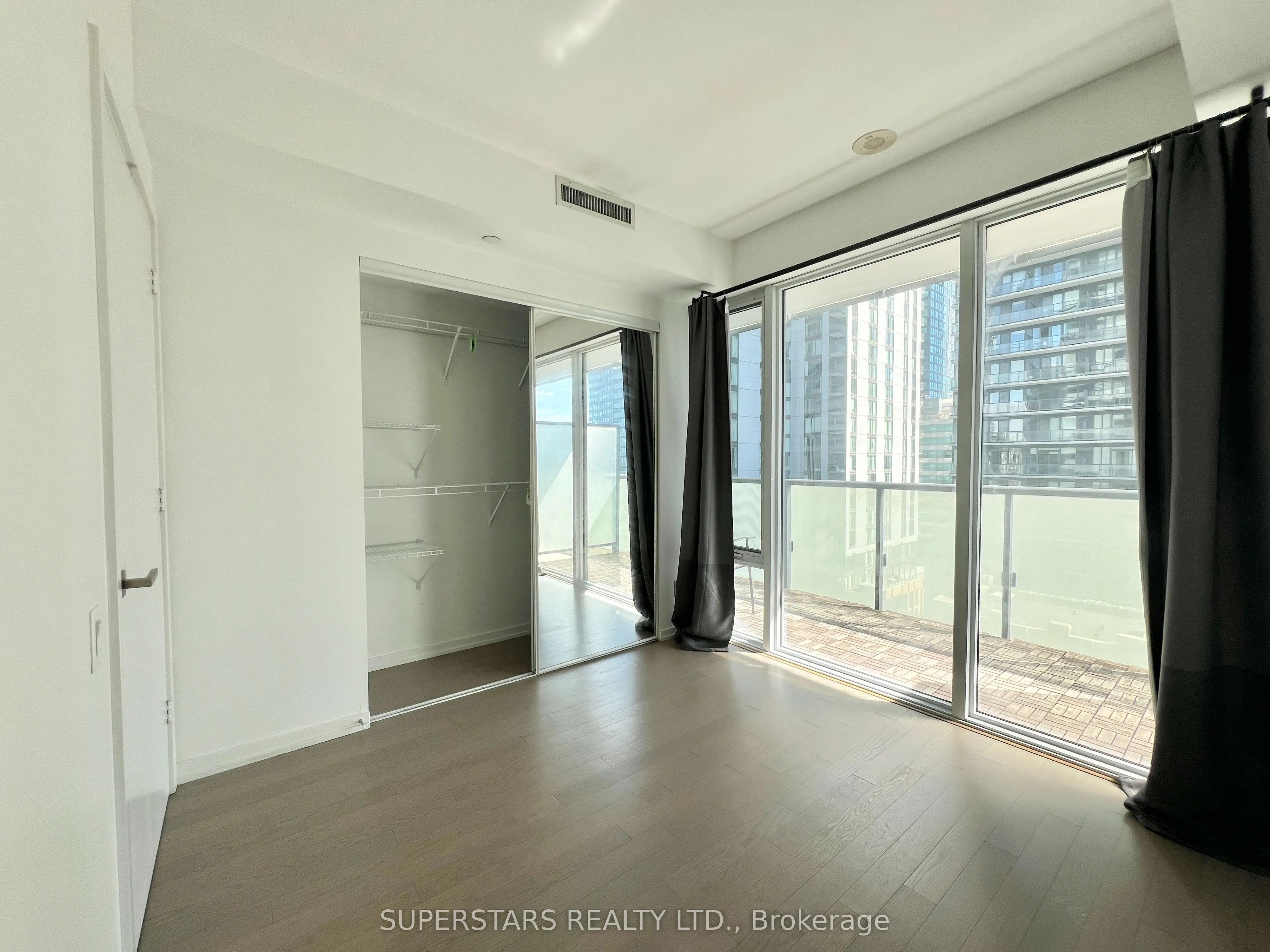 101 Peter Street, #1808