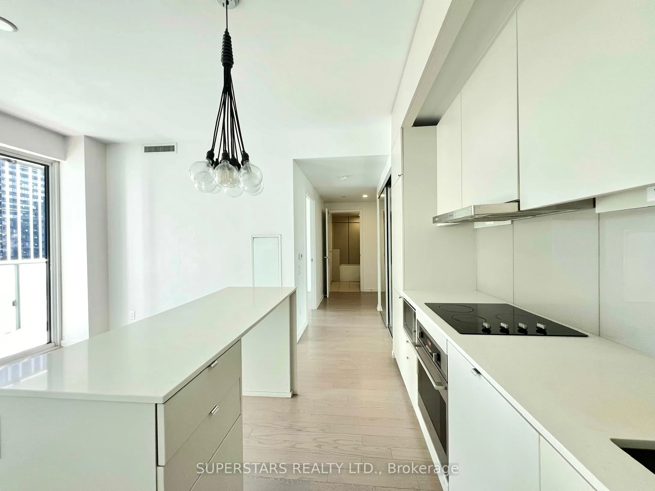 101 Peter Street, #1808