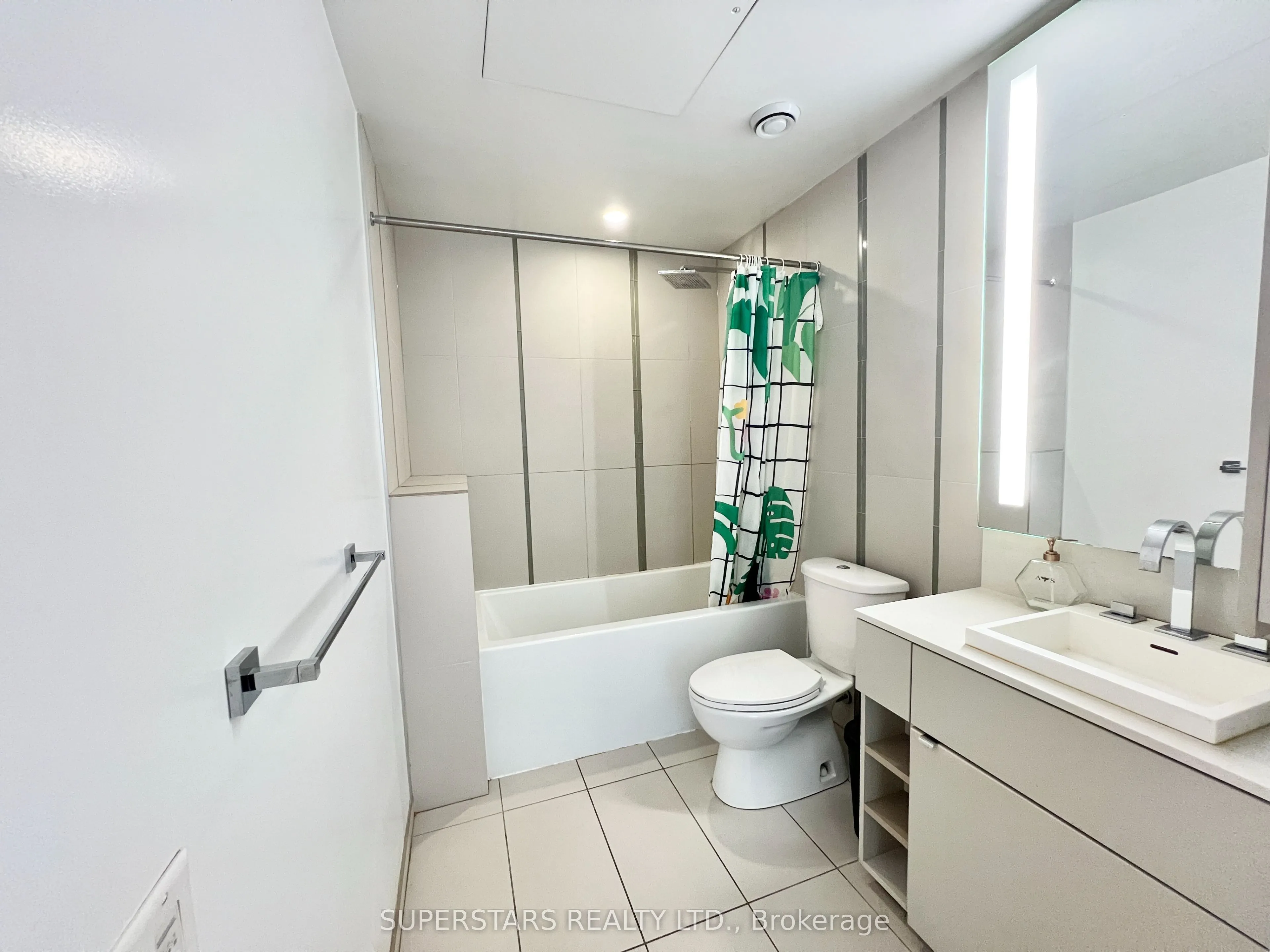 101 Peter Street, #1808
