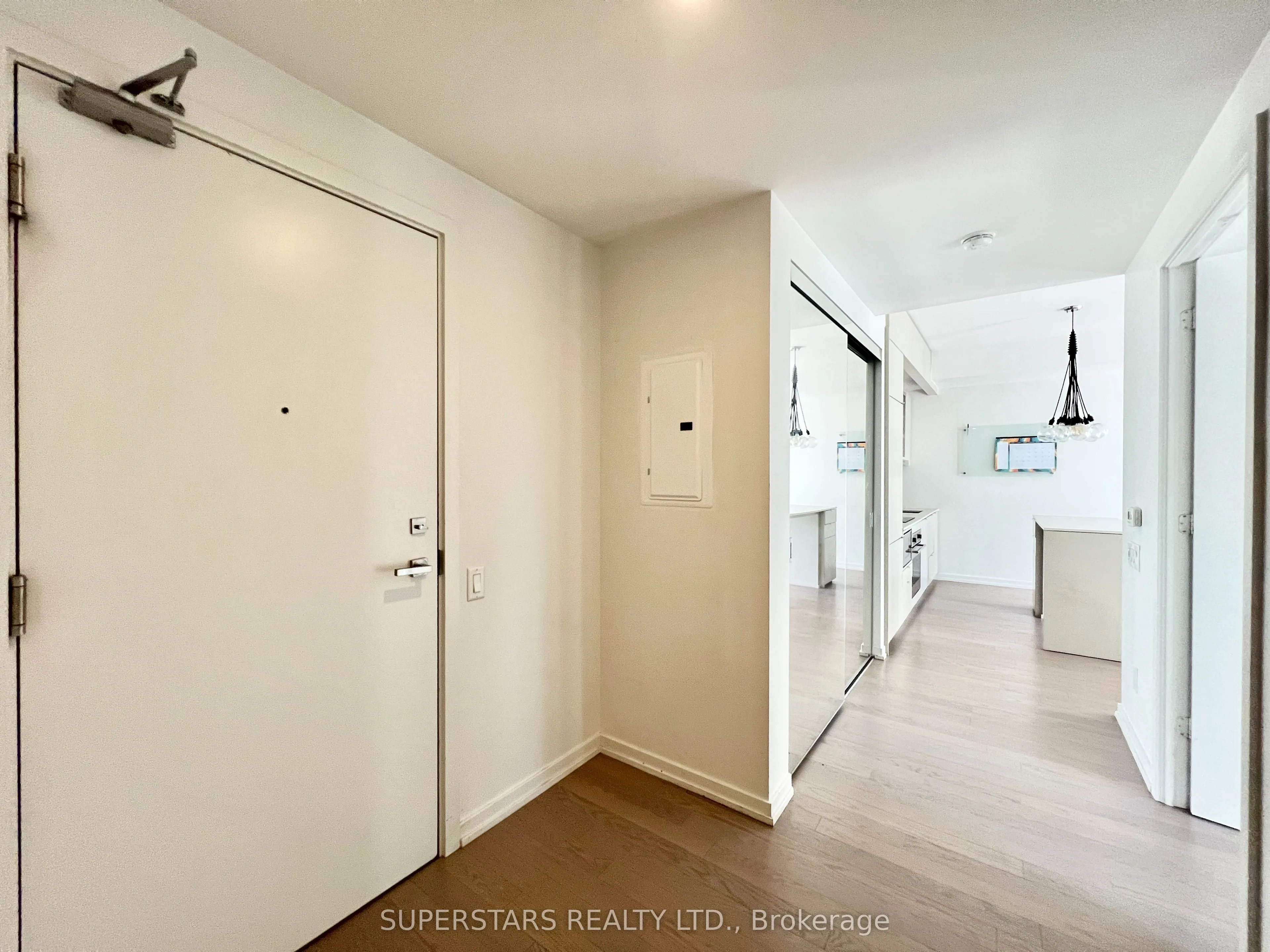 101 Peter Street, #1808