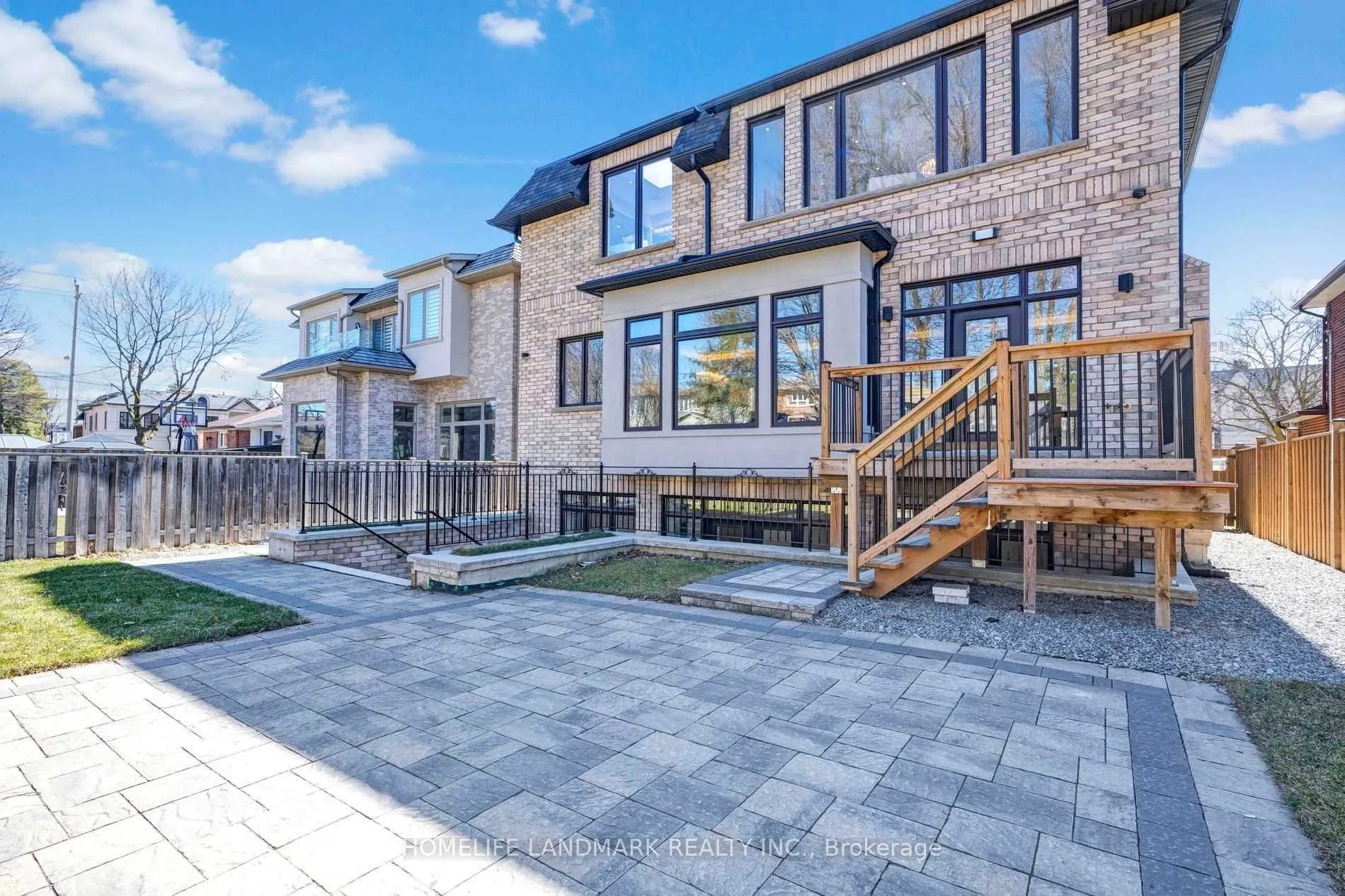120 Byng Avenue