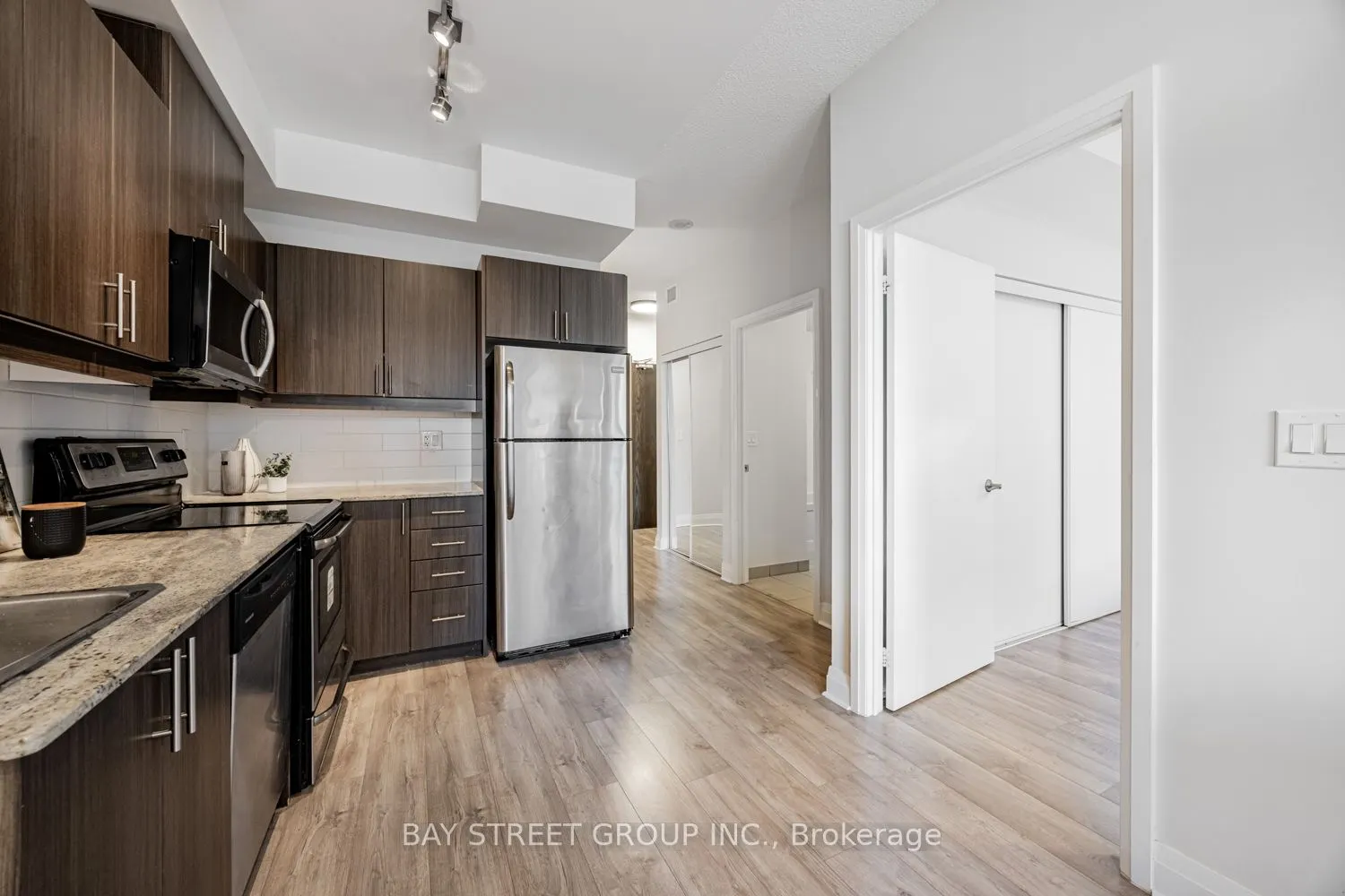 17 Kenaston Gardens, #413
