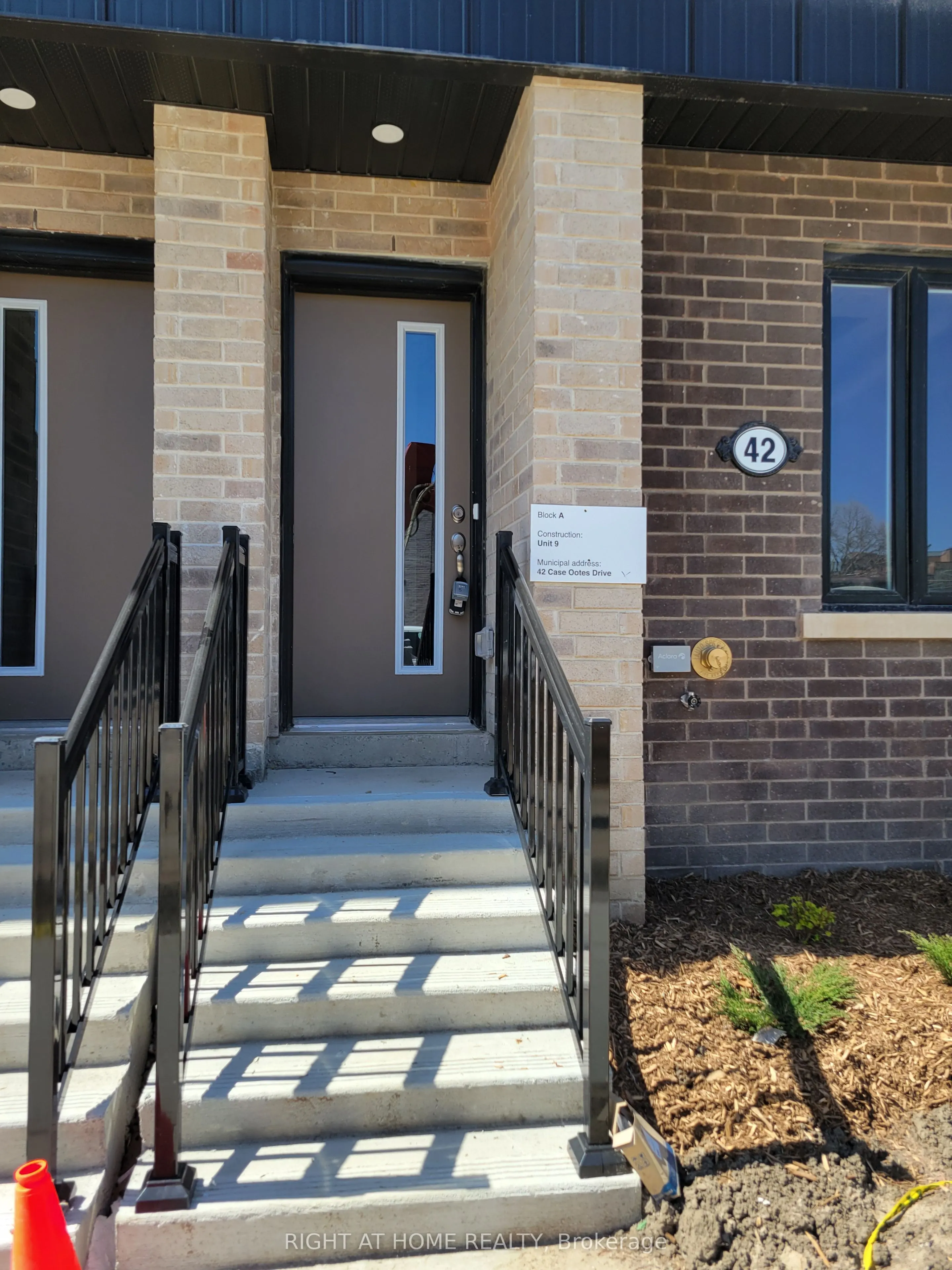 42 Case Ootes Drive
