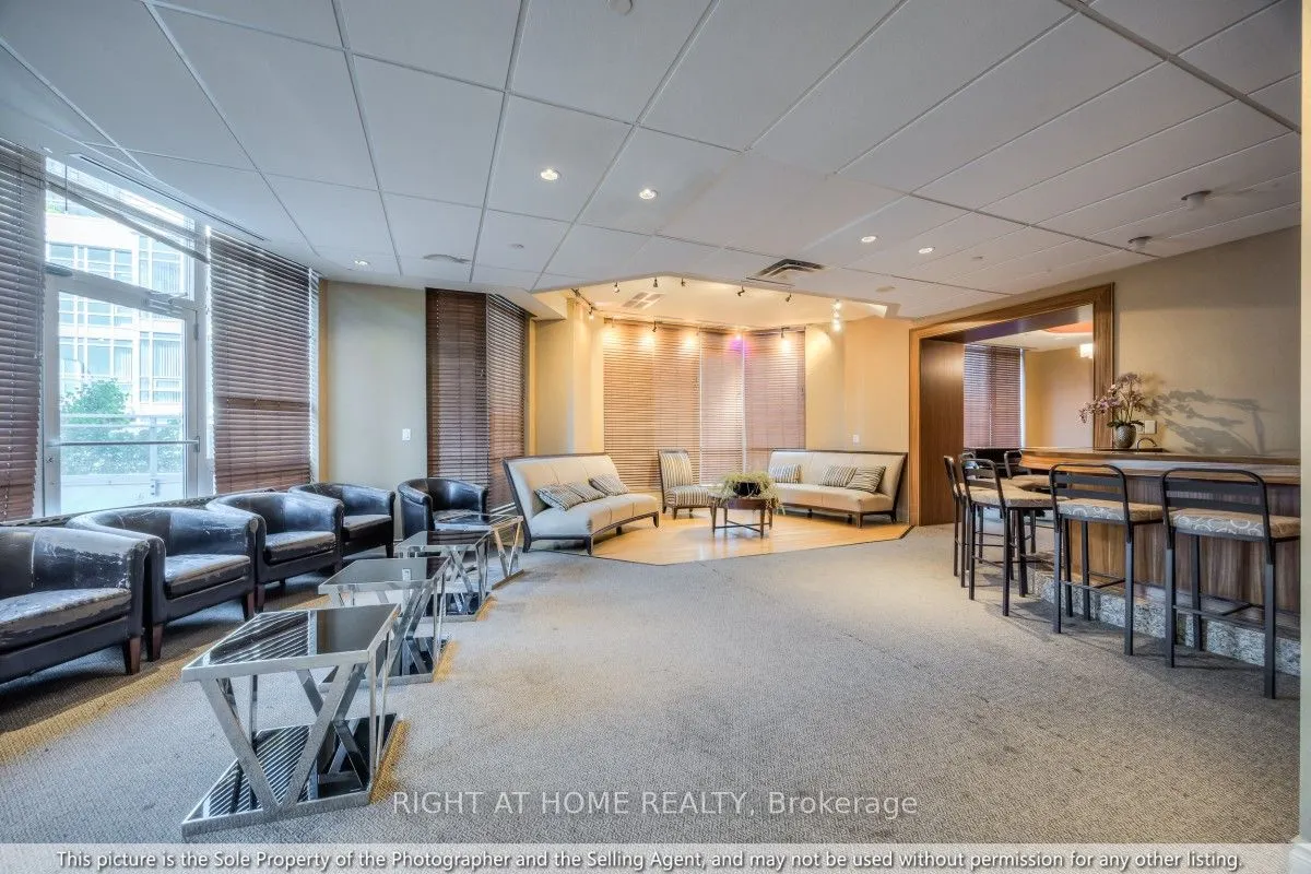 18 Holmes Avenue, #610