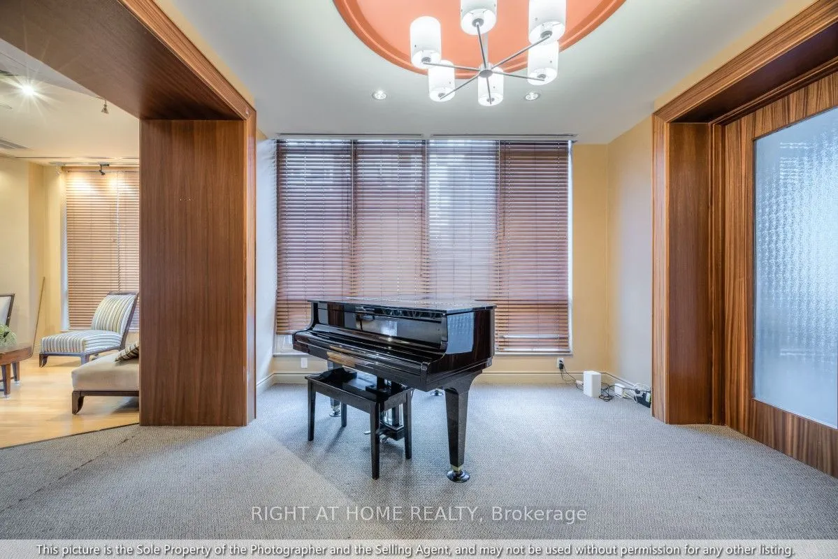 18 Holmes Avenue, #610