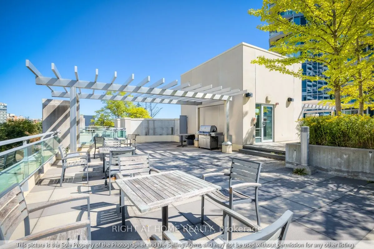 18 Holmes Avenue, #610