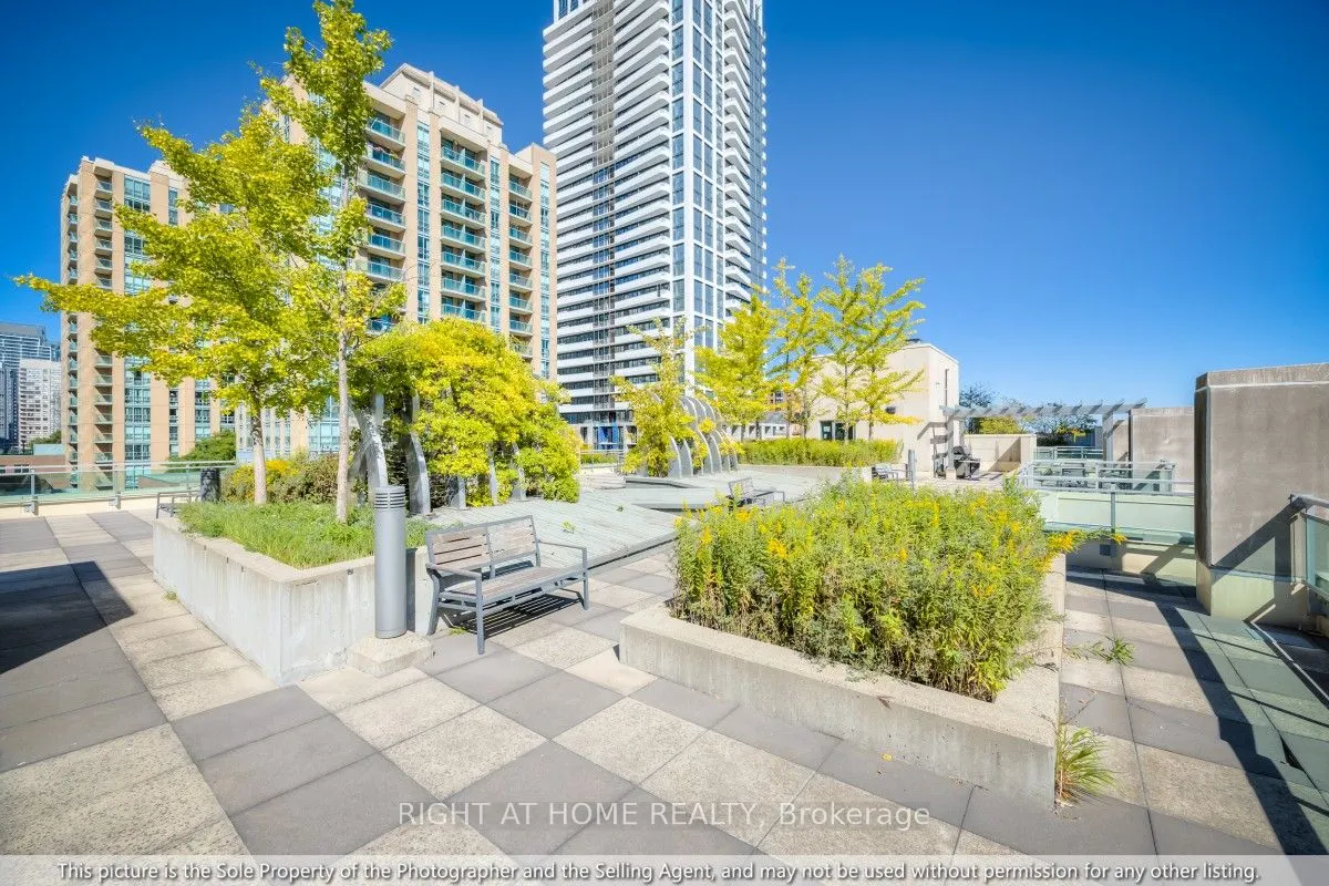 18 Holmes Avenue, #610