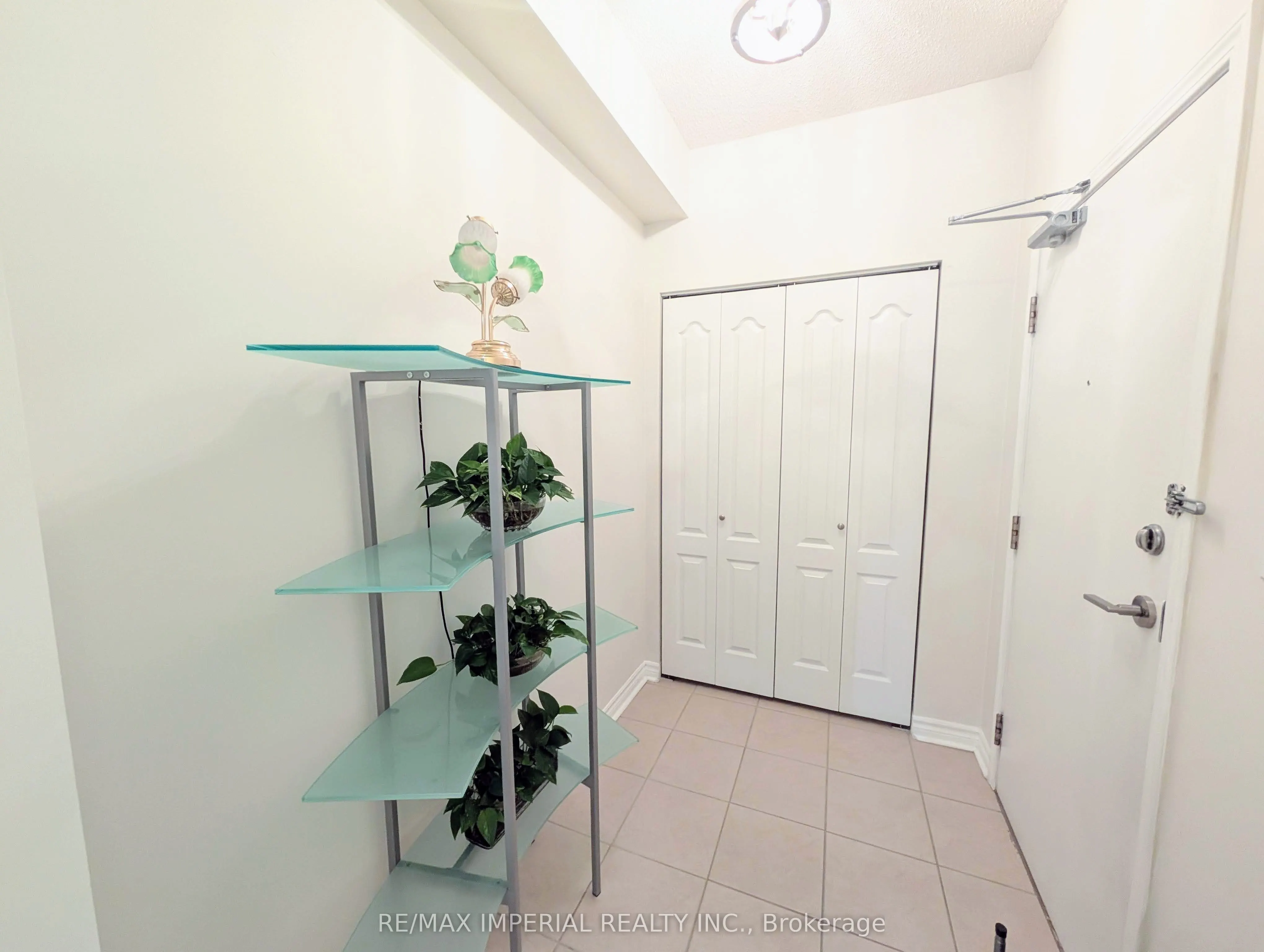 8 Rean Drive, #1906