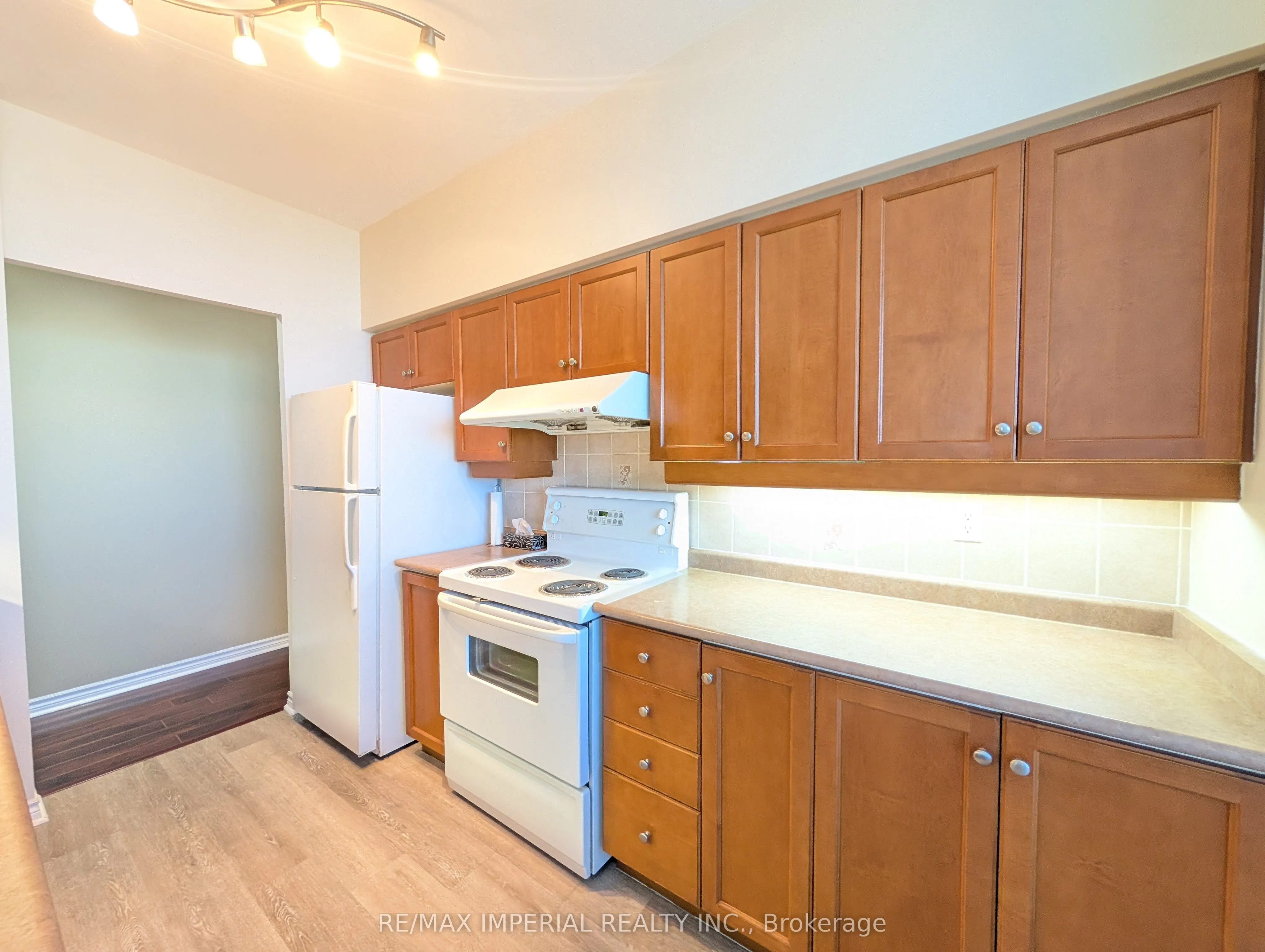 8 Rean Drive, #1906