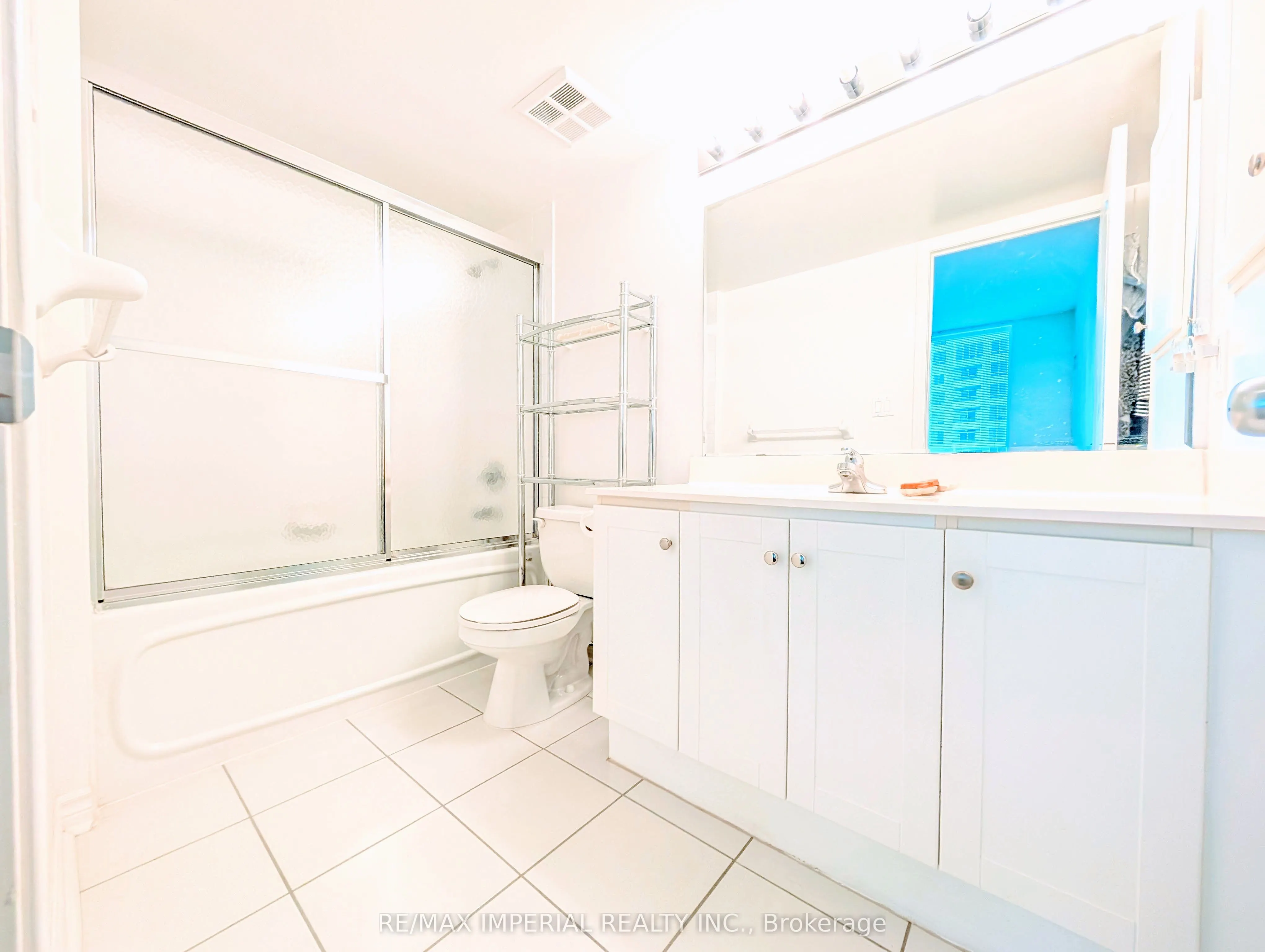 8 Rean Drive, #1906