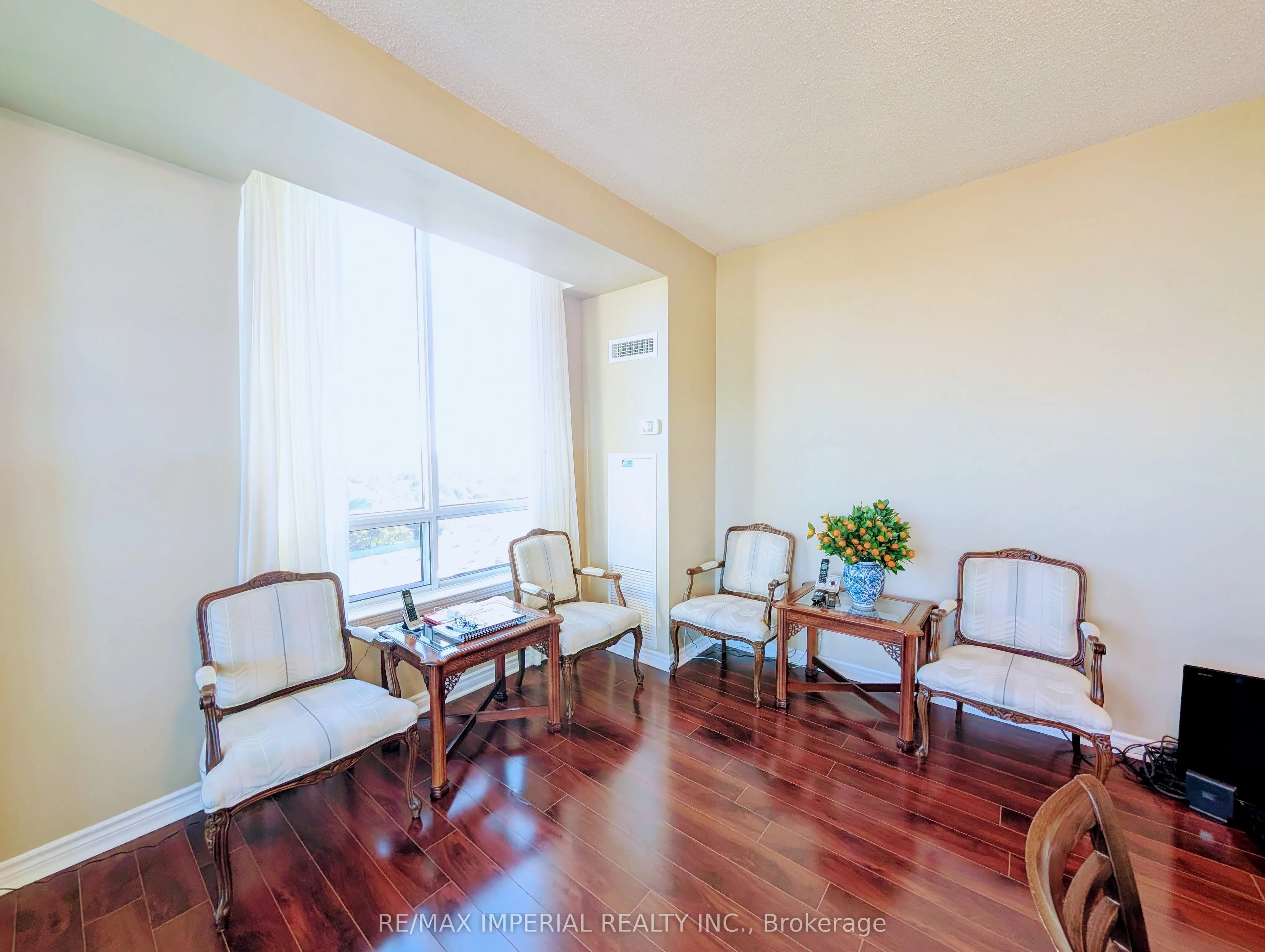 8 Rean Drive, #1906