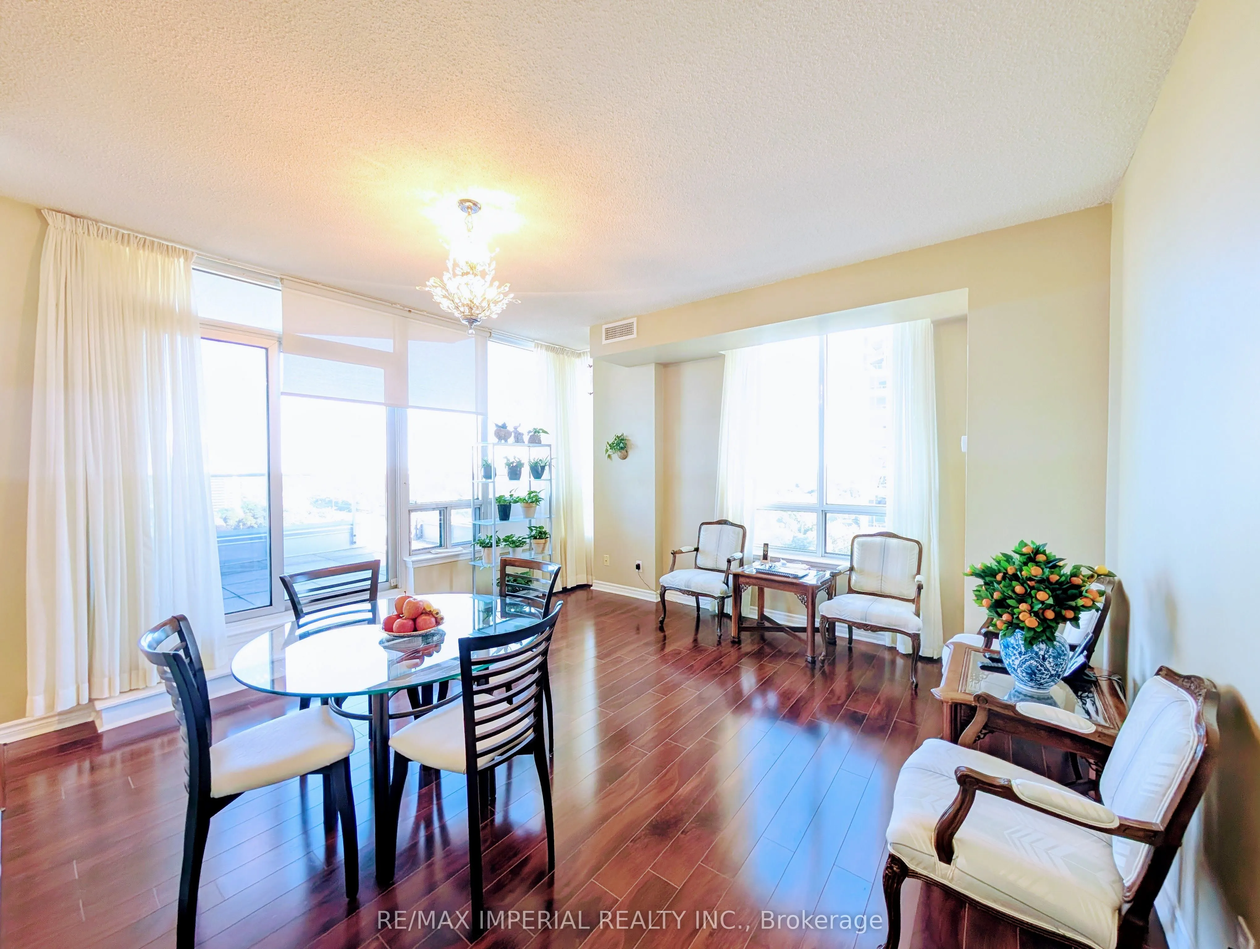 8 Rean Drive, #1906