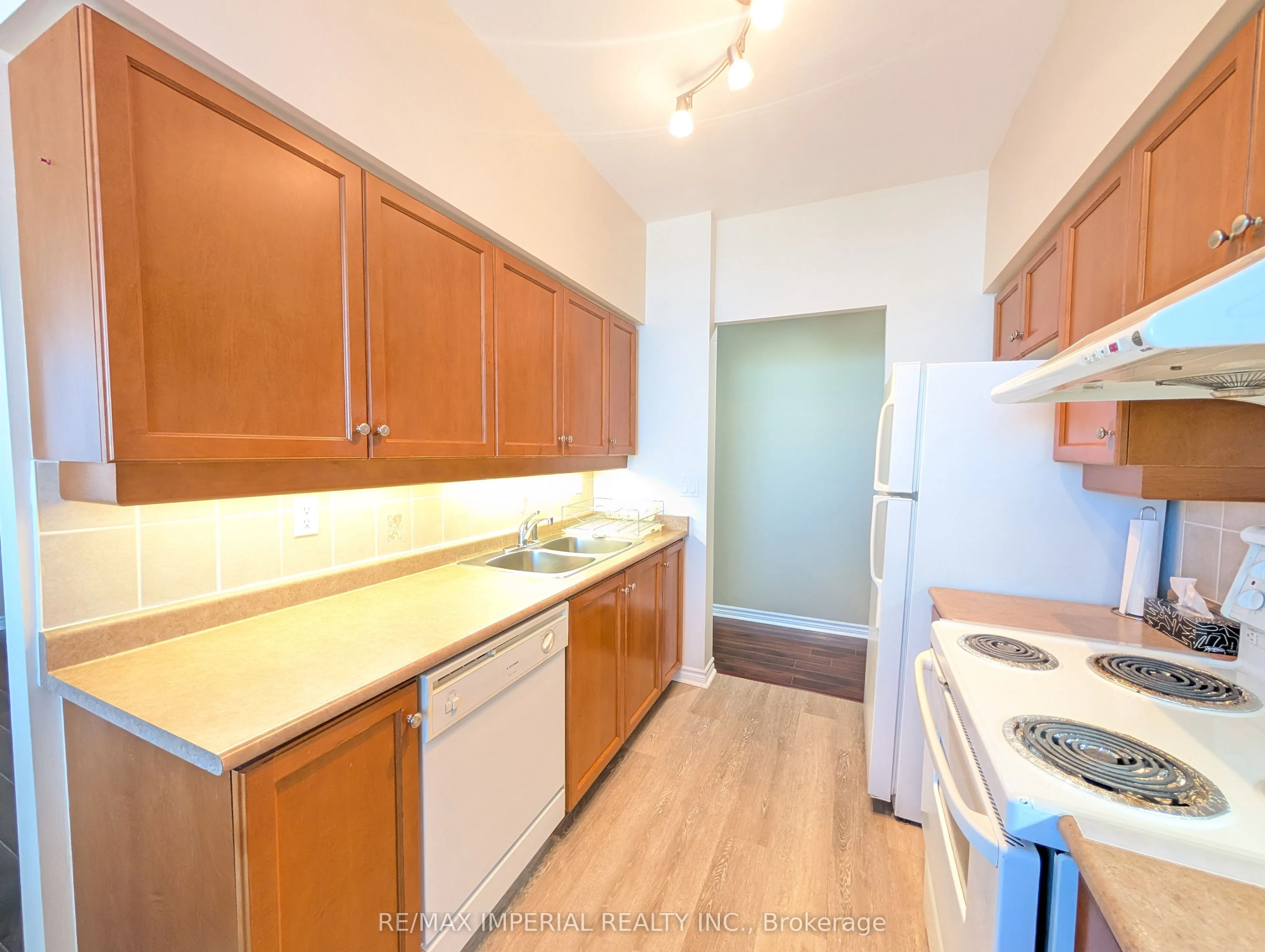 8 Rean Drive, #1906