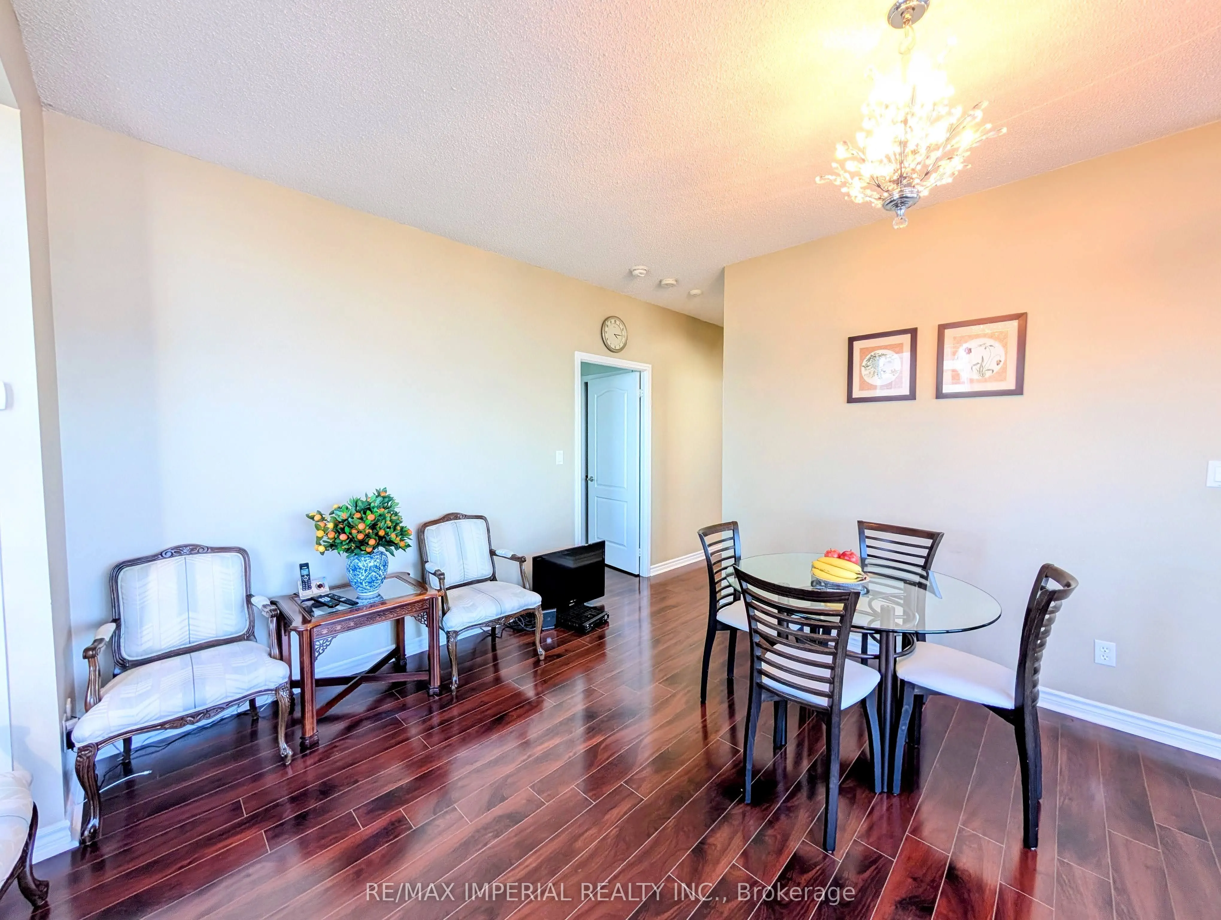 8 Rean Drive, #1906
