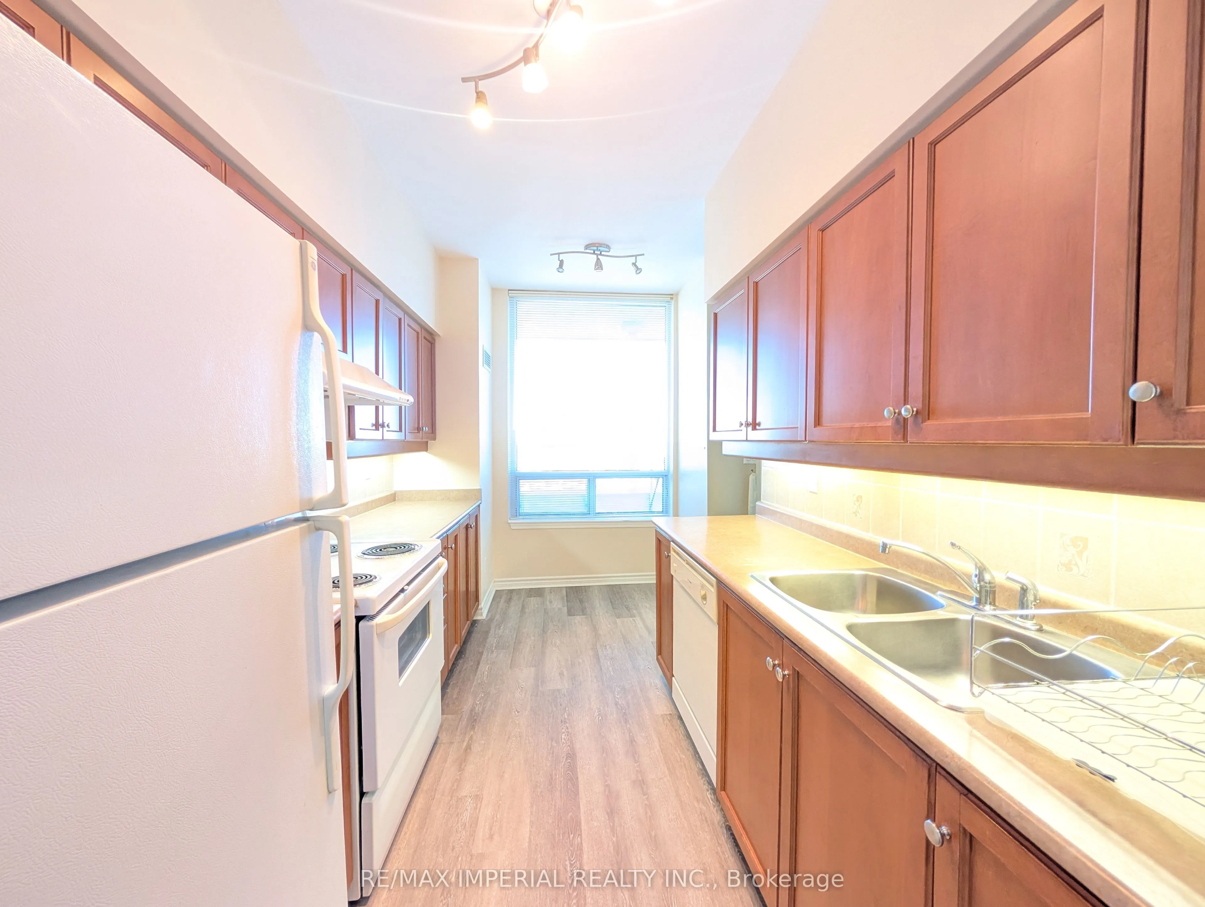 8 Rean Drive, #1906