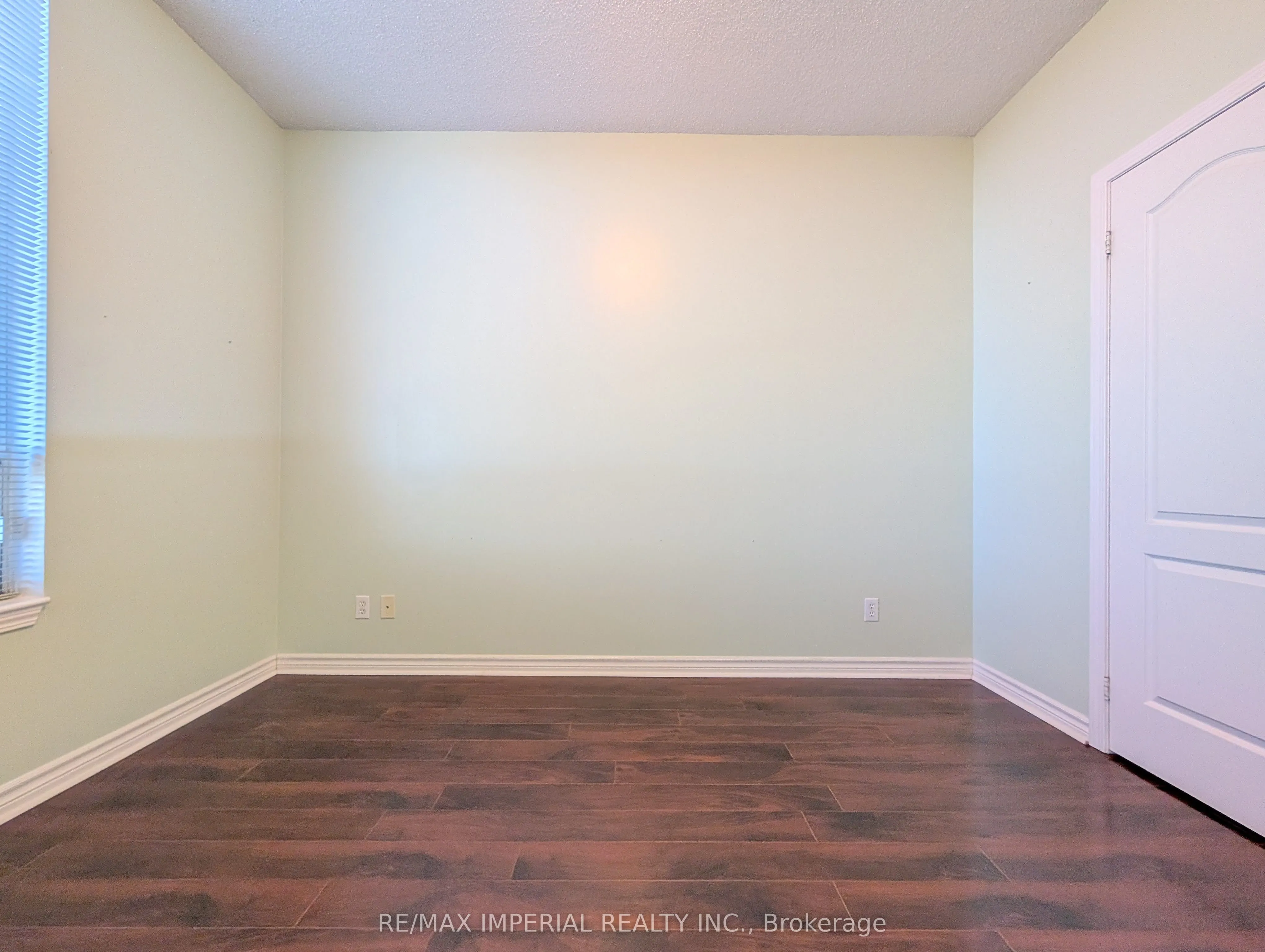 8 Rean Drive, #1906