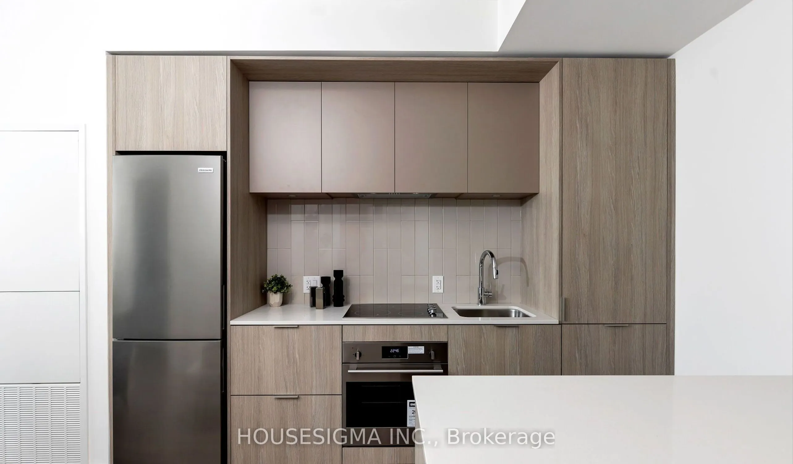 130 River Street, #2812