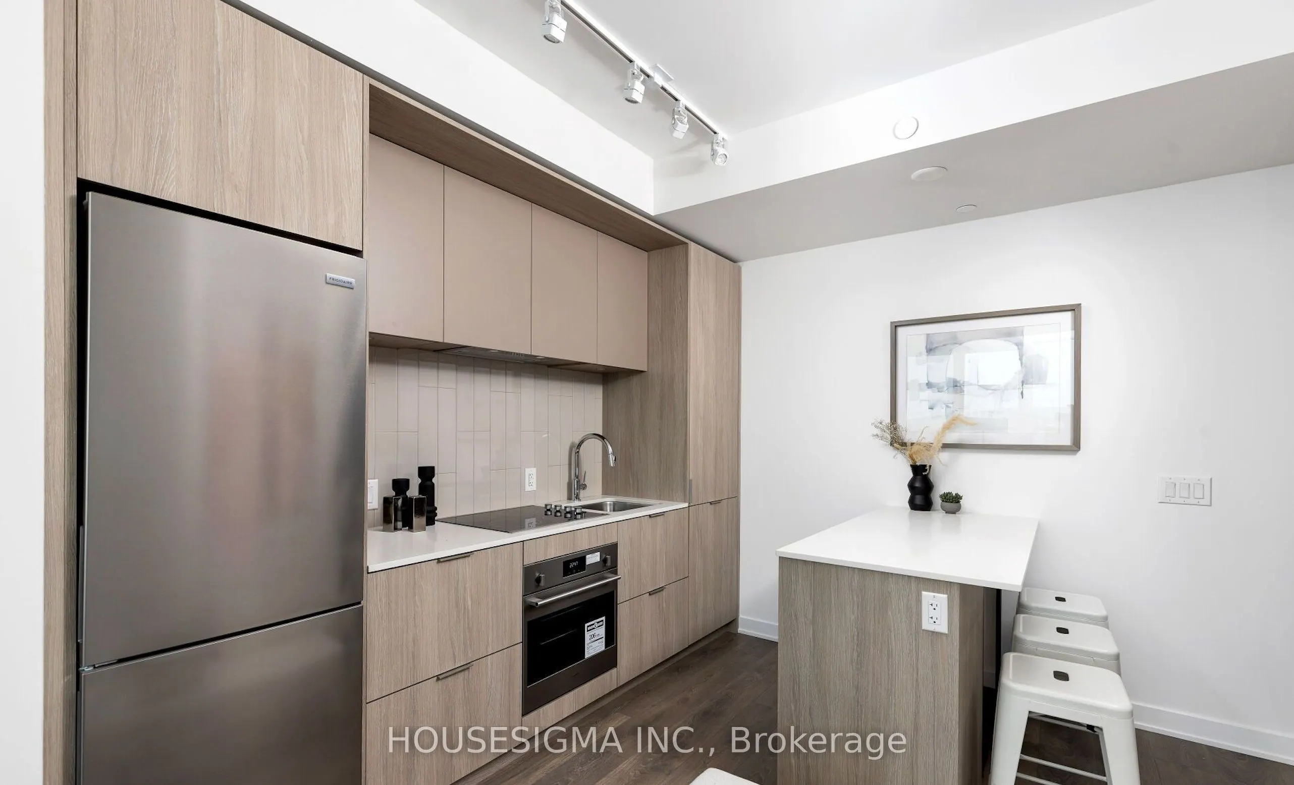 130 River Street, #2812