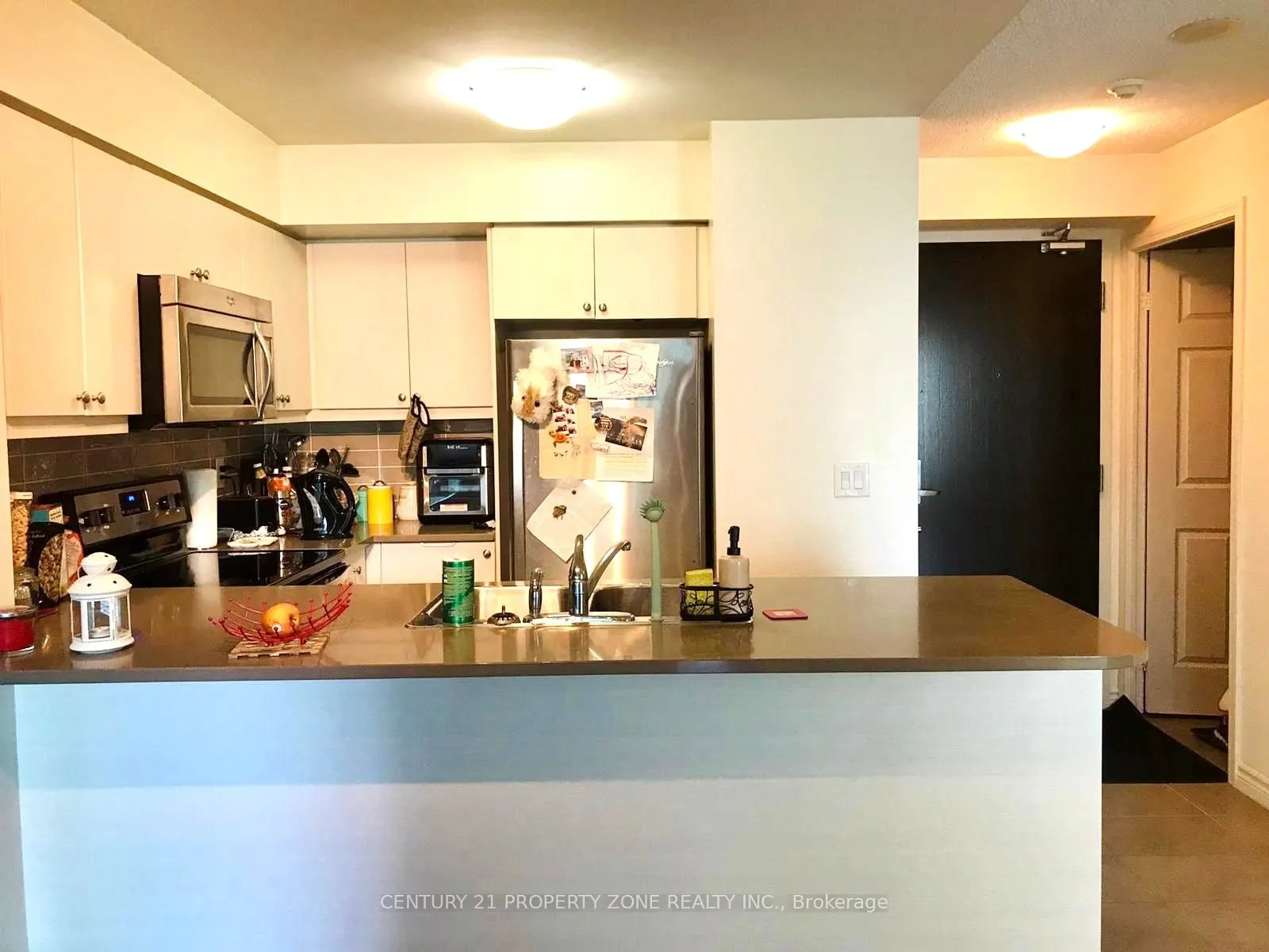 25 Lower Simcoe Street, #527