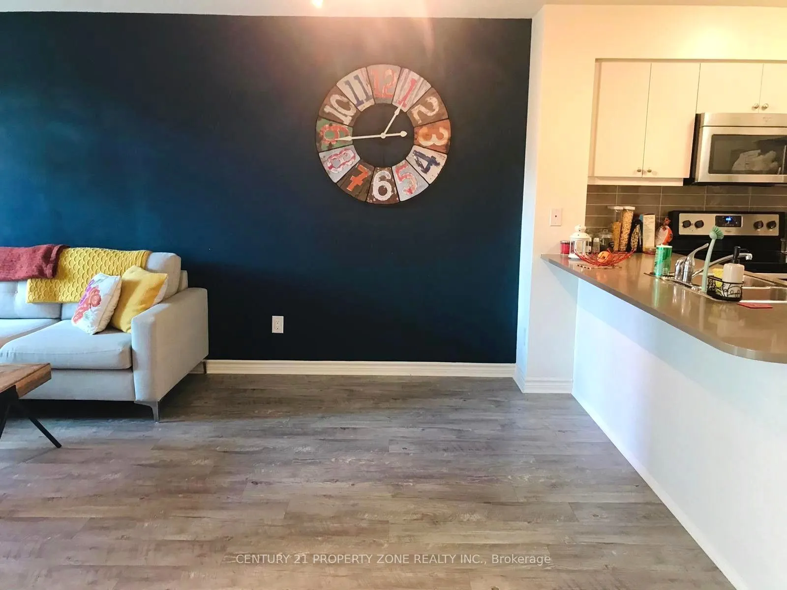 25 Lower Simcoe Street, #527