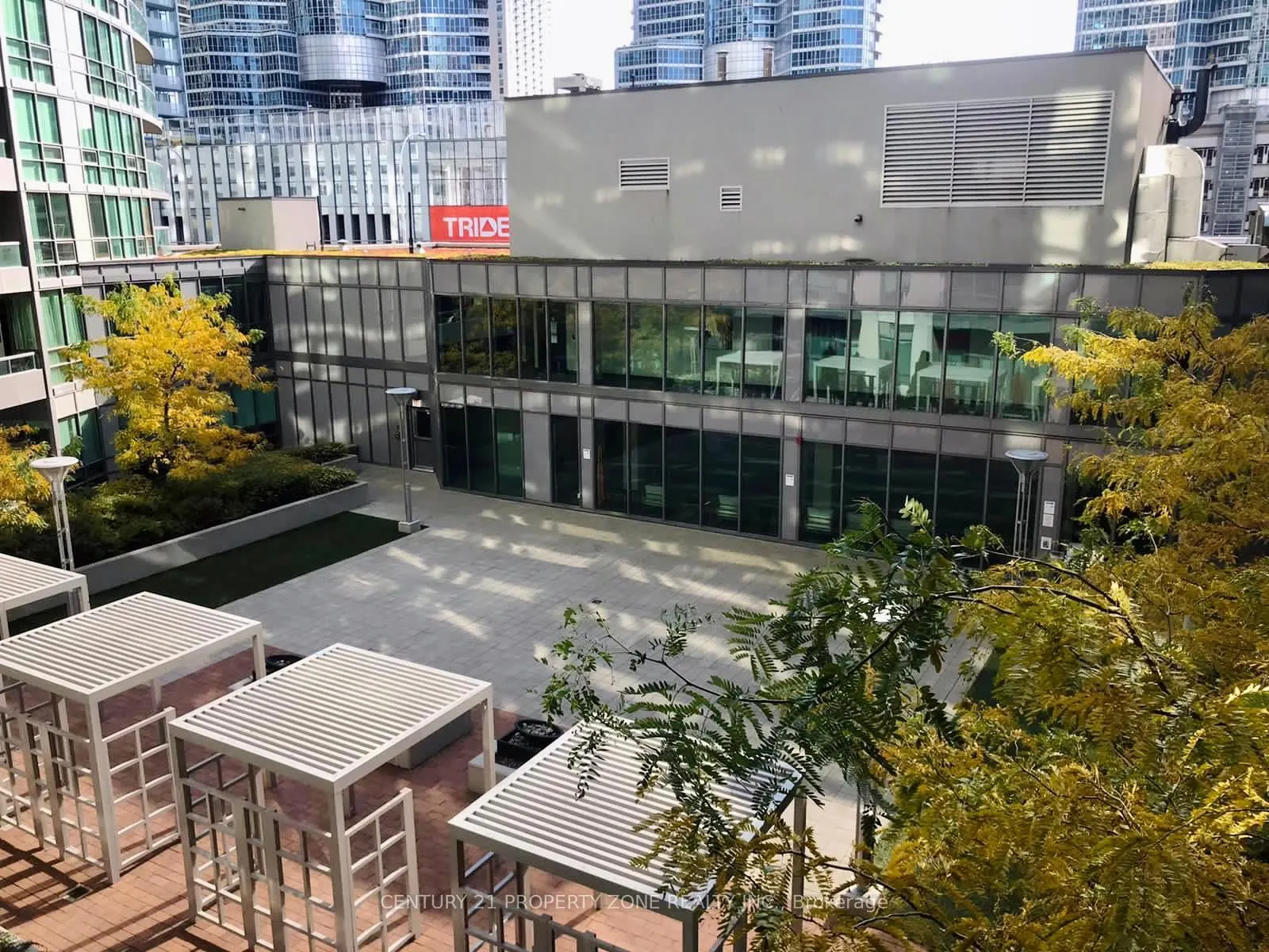 25 Lower Simcoe Street, #527