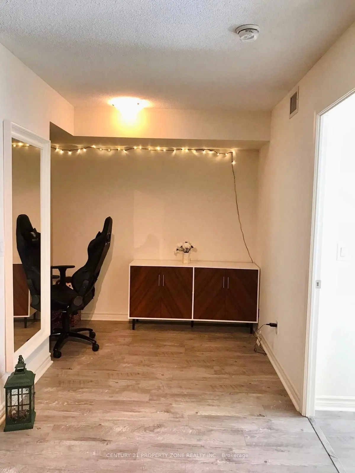 25 Lower Simcoe Street, #527
