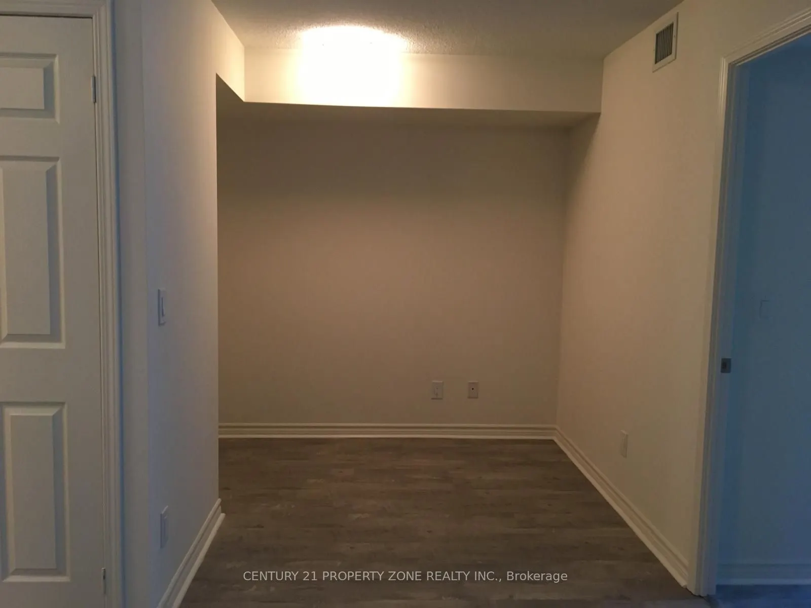 25 Lower Simcoe Street, #527