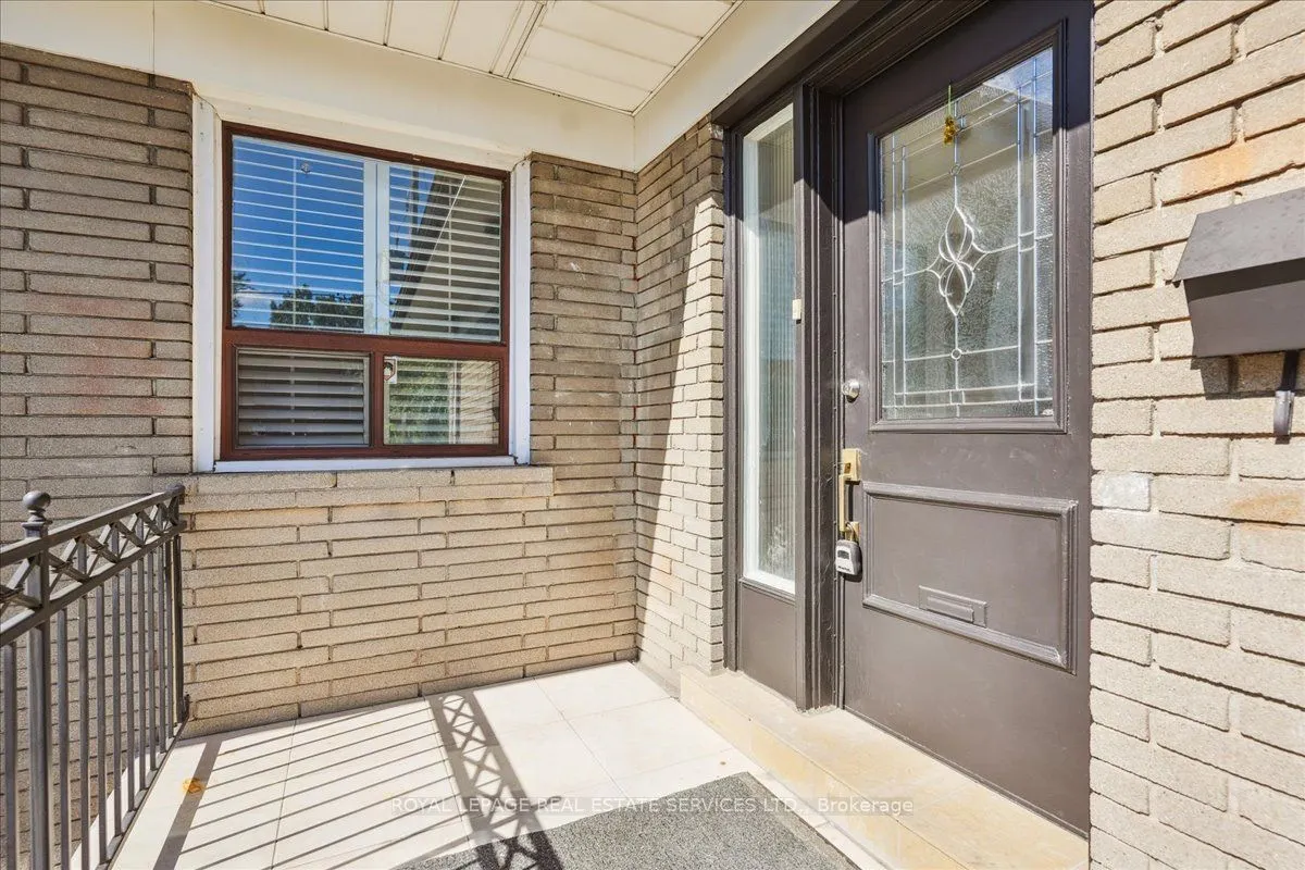 160 Codsell Avenue