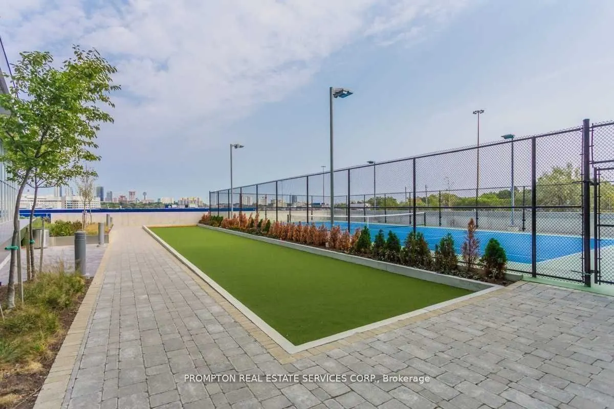 95 Mcmahon Drive, #1706