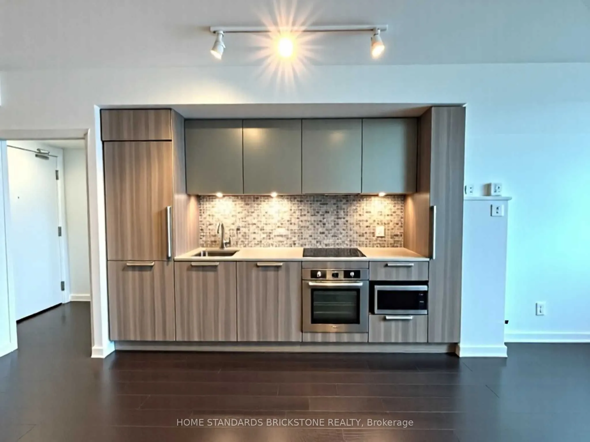 85 Wood Street, #3607