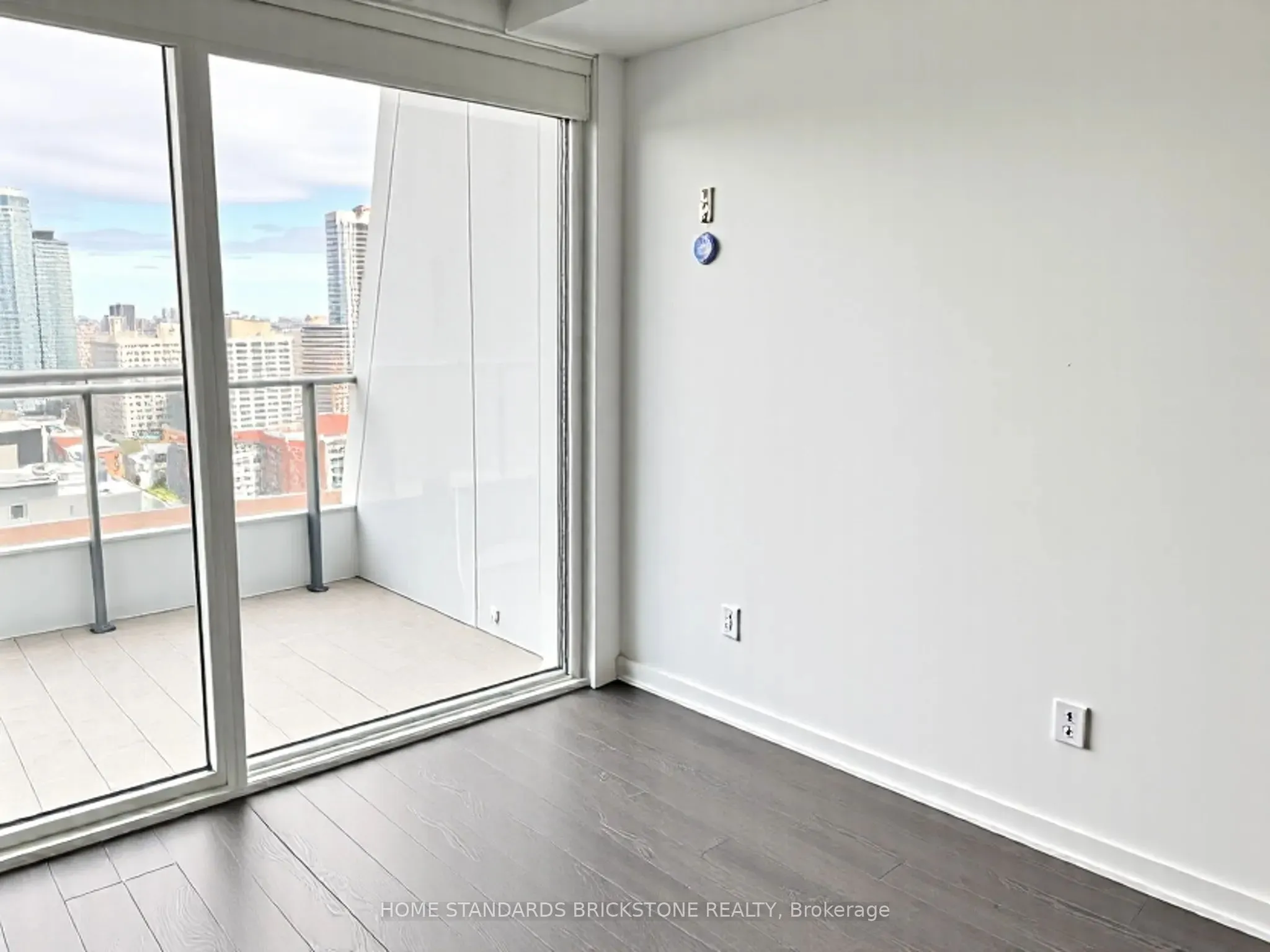 85 Wood Street, #3607