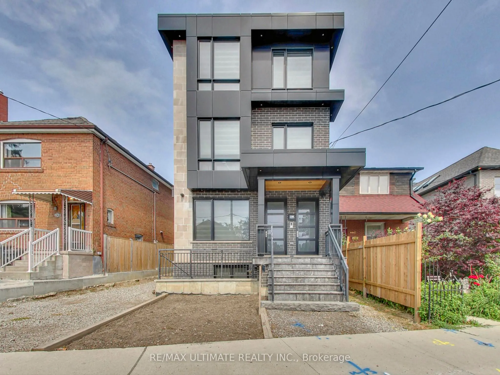 387 Glenholme Avenue, #101