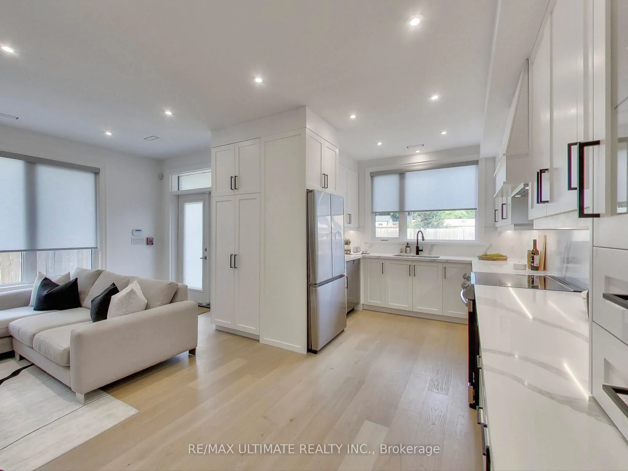 387 Glenholme Avenue, #101