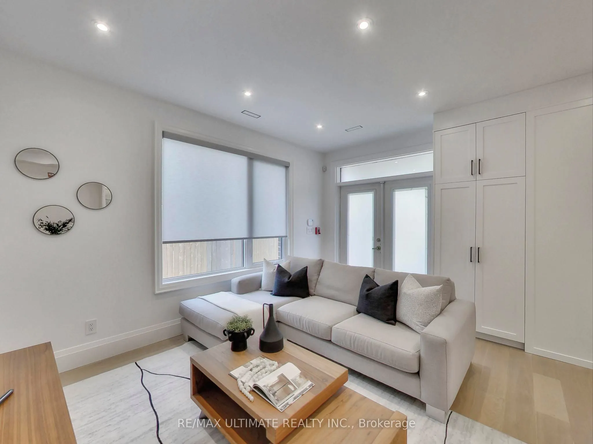 387 Glenholme Avenue, #101
