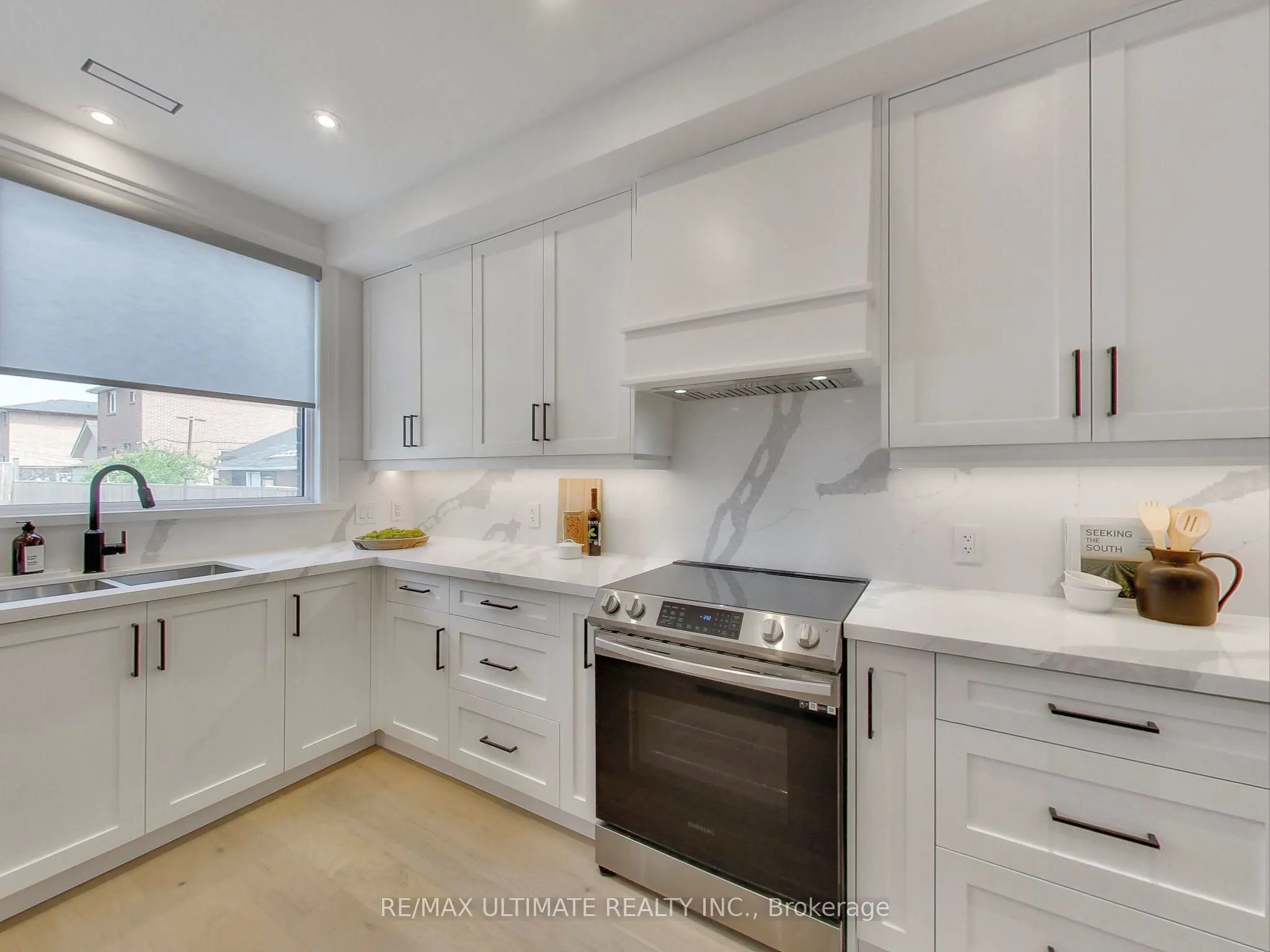 387 Glenholme Avenue, #101