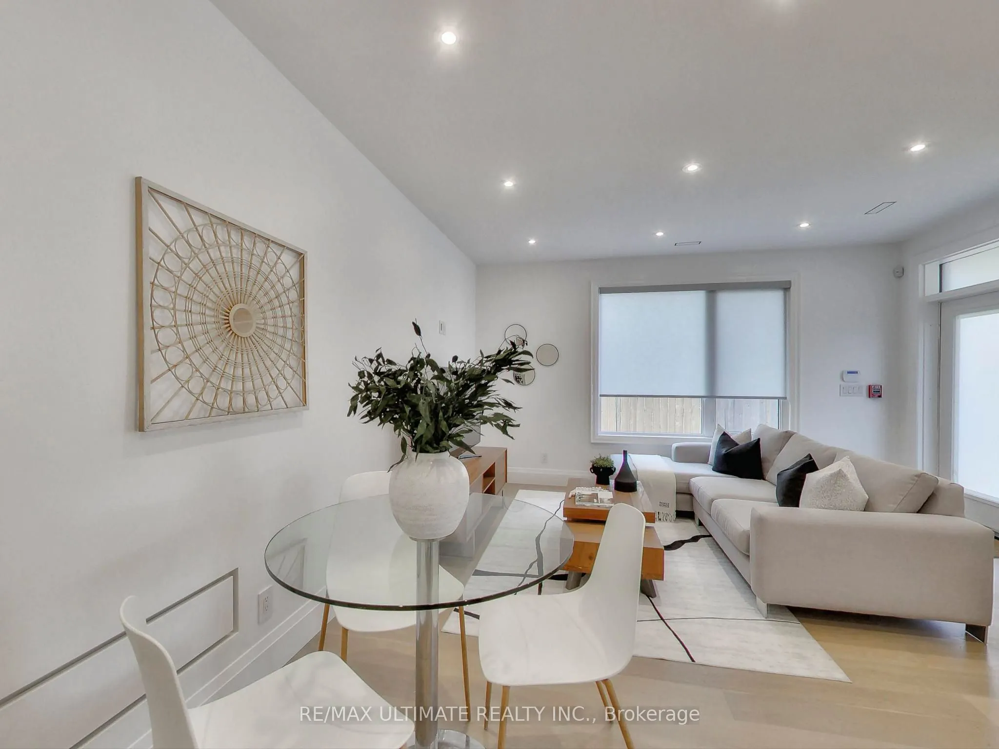 387 Glenholme Avenue, #101