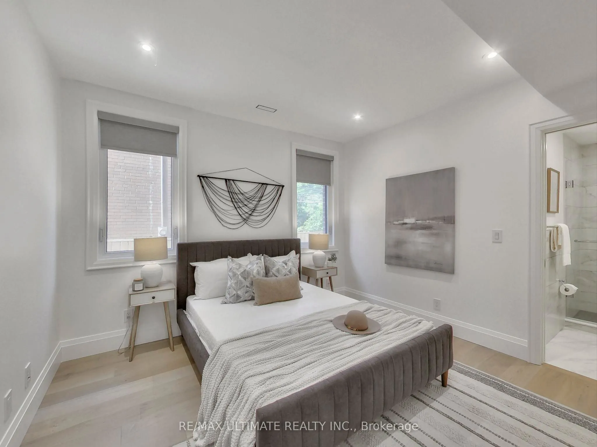387 Glenholme Avenue, #101