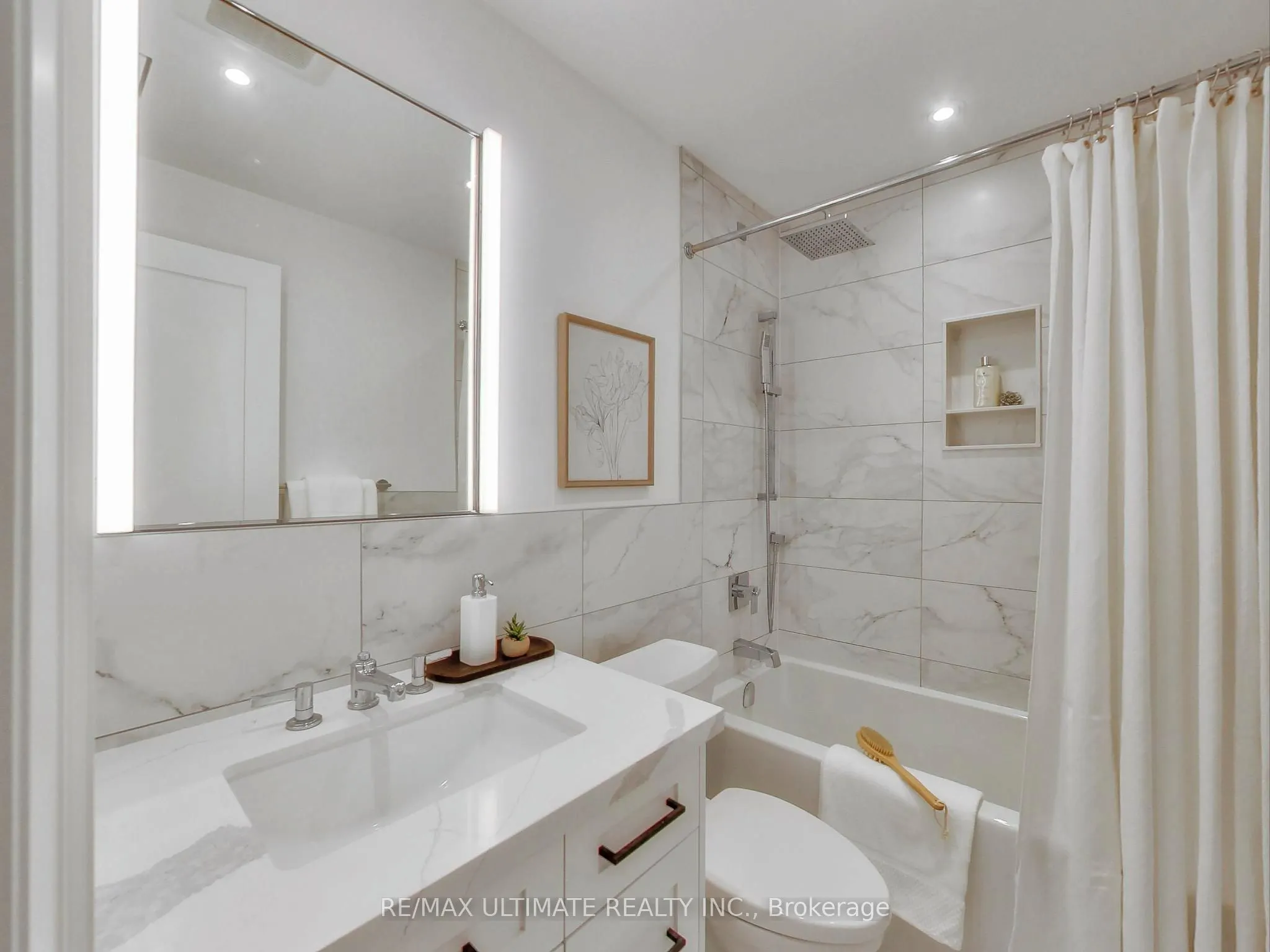 387 Glenholme Avenue, #101