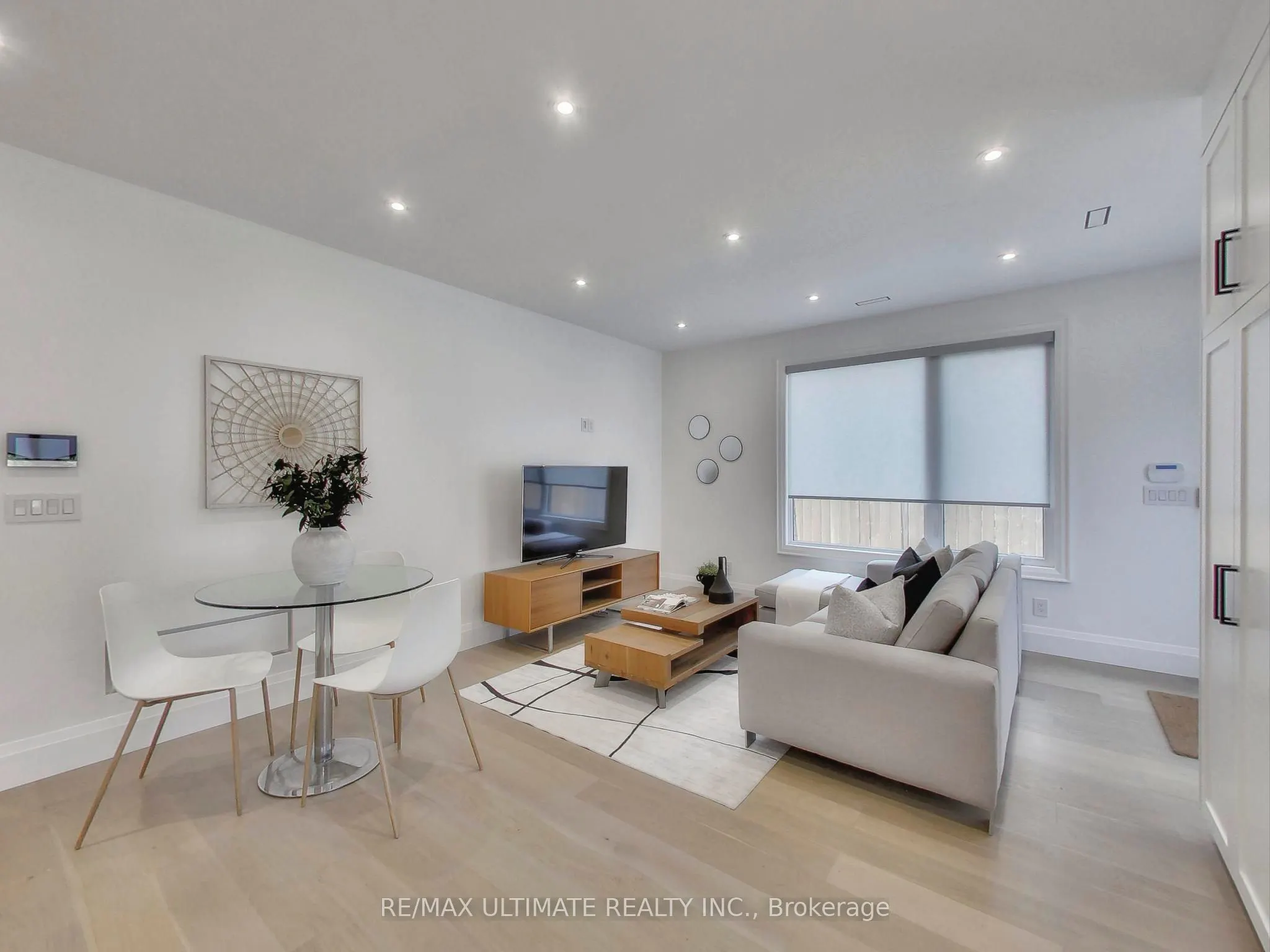 387 Glenholme Avenue, #101