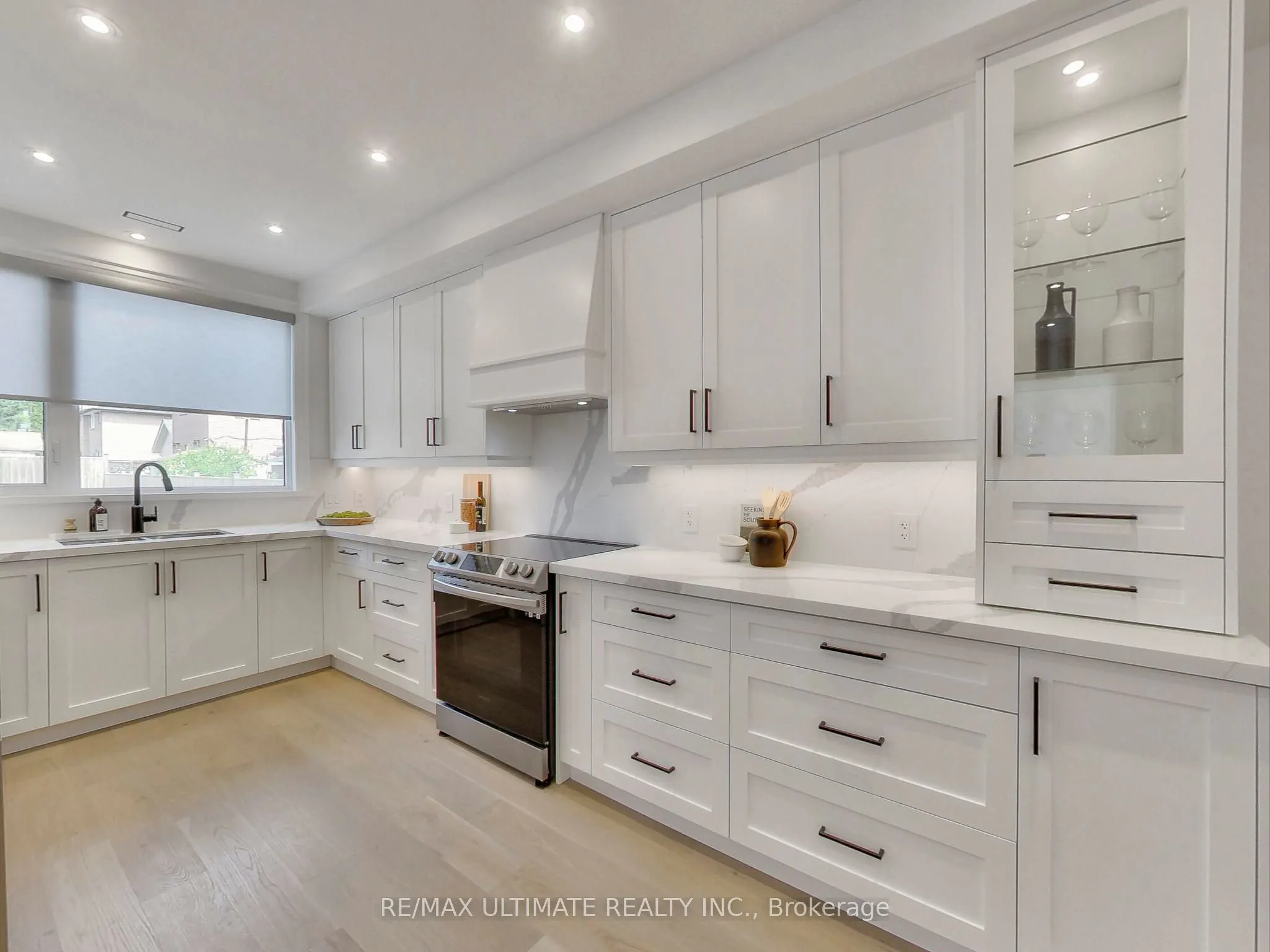 387 Glenholme Avenue, #101