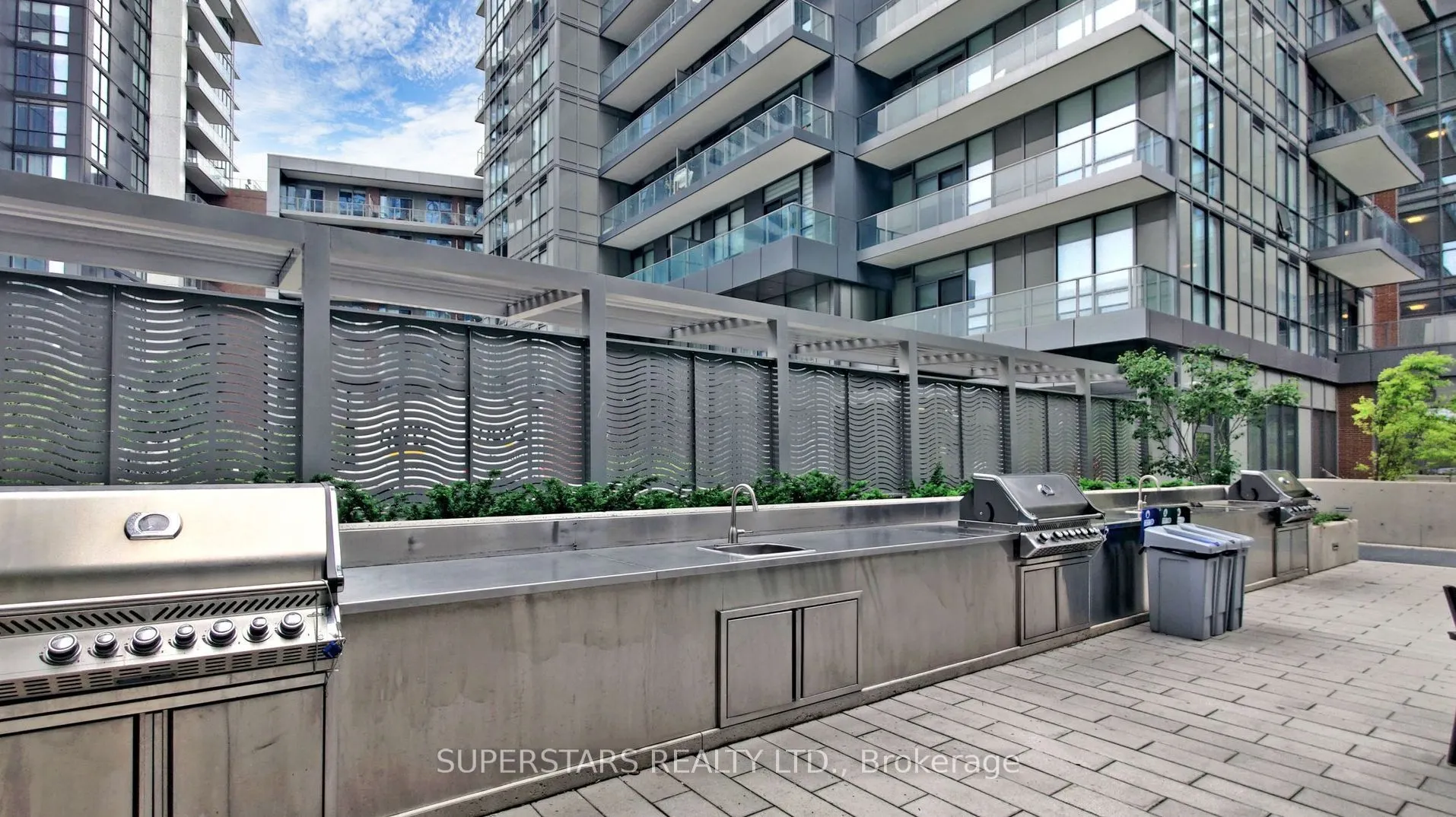 32 Forest Manor Road, #2104