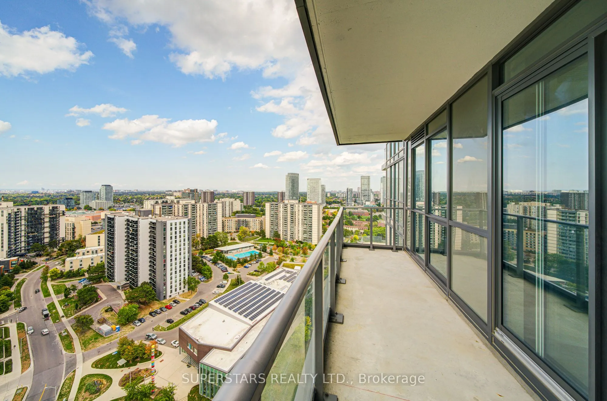 32 Forest Manor Road, #2104