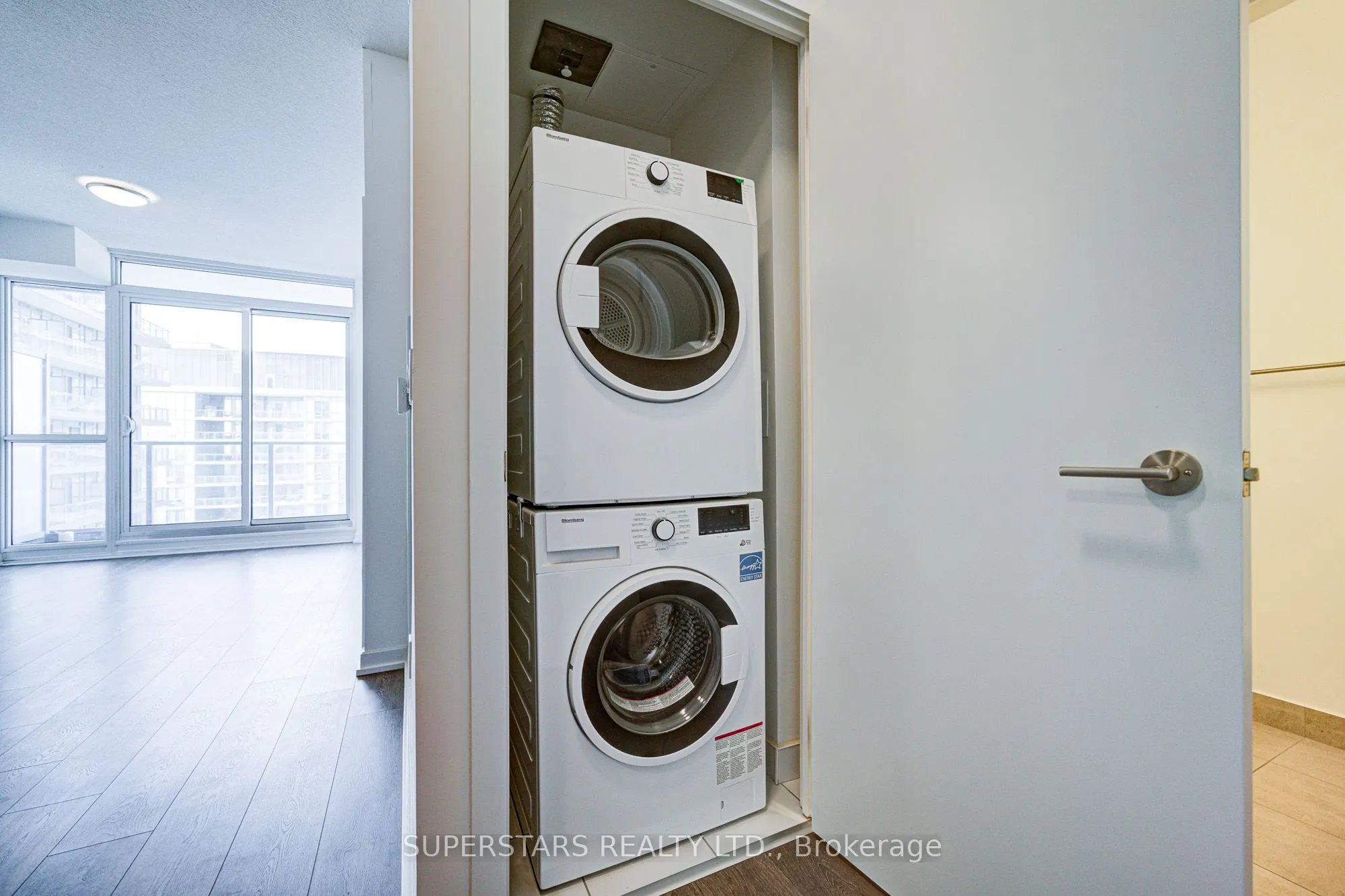 32 Forest Manor Road, #2104