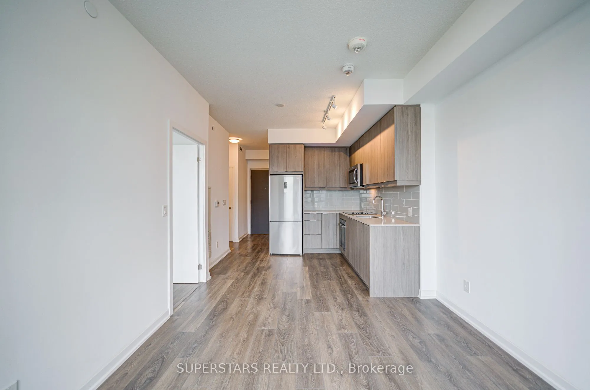 32 Forest Manor Road, #2104