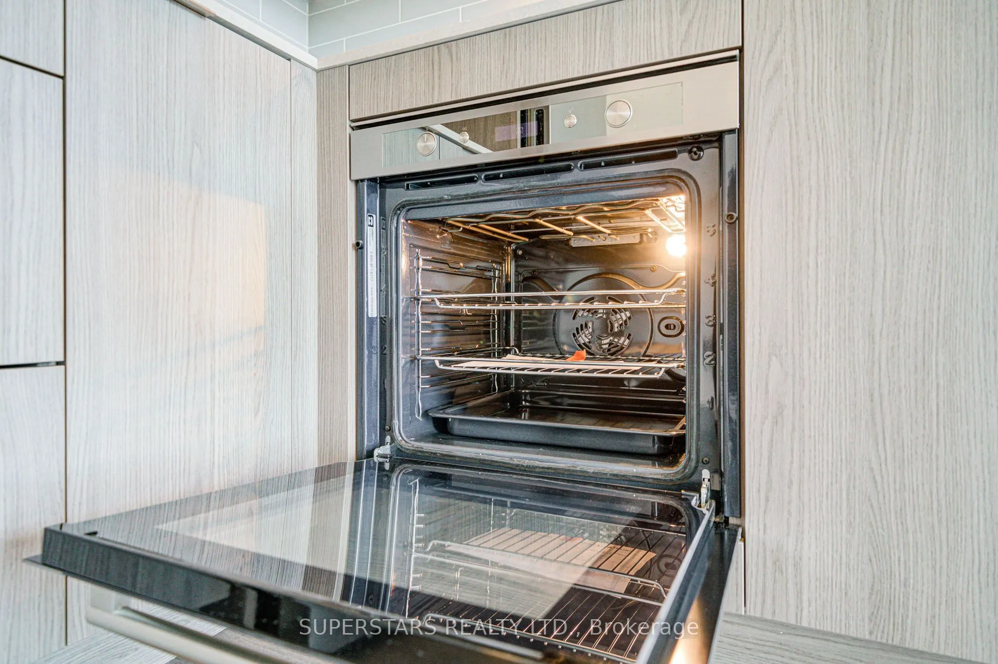 32 Forest Manor Road, #2104