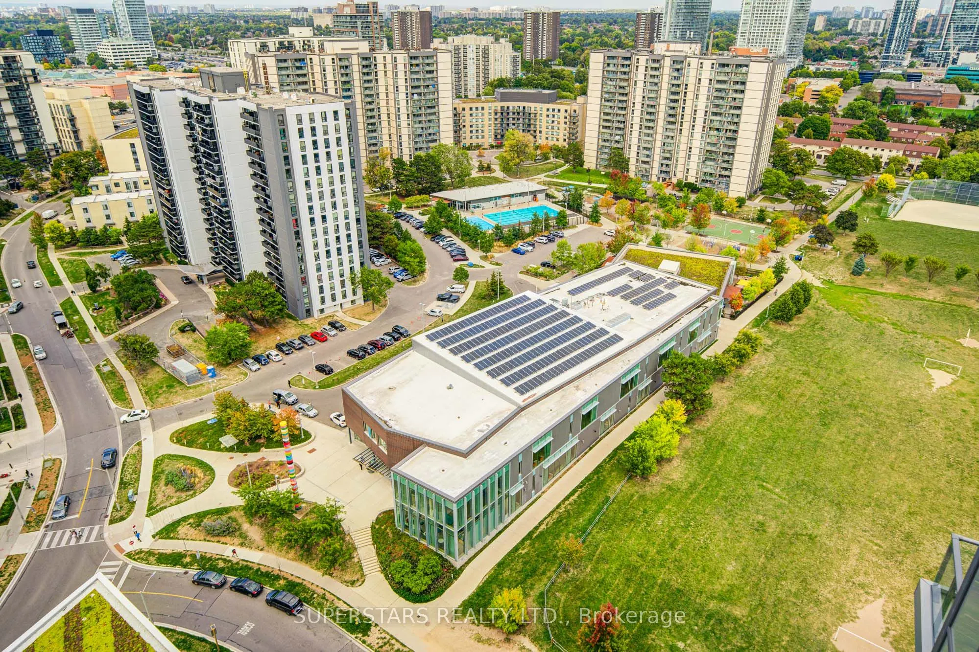 32 Forest Manor Road, #2104
