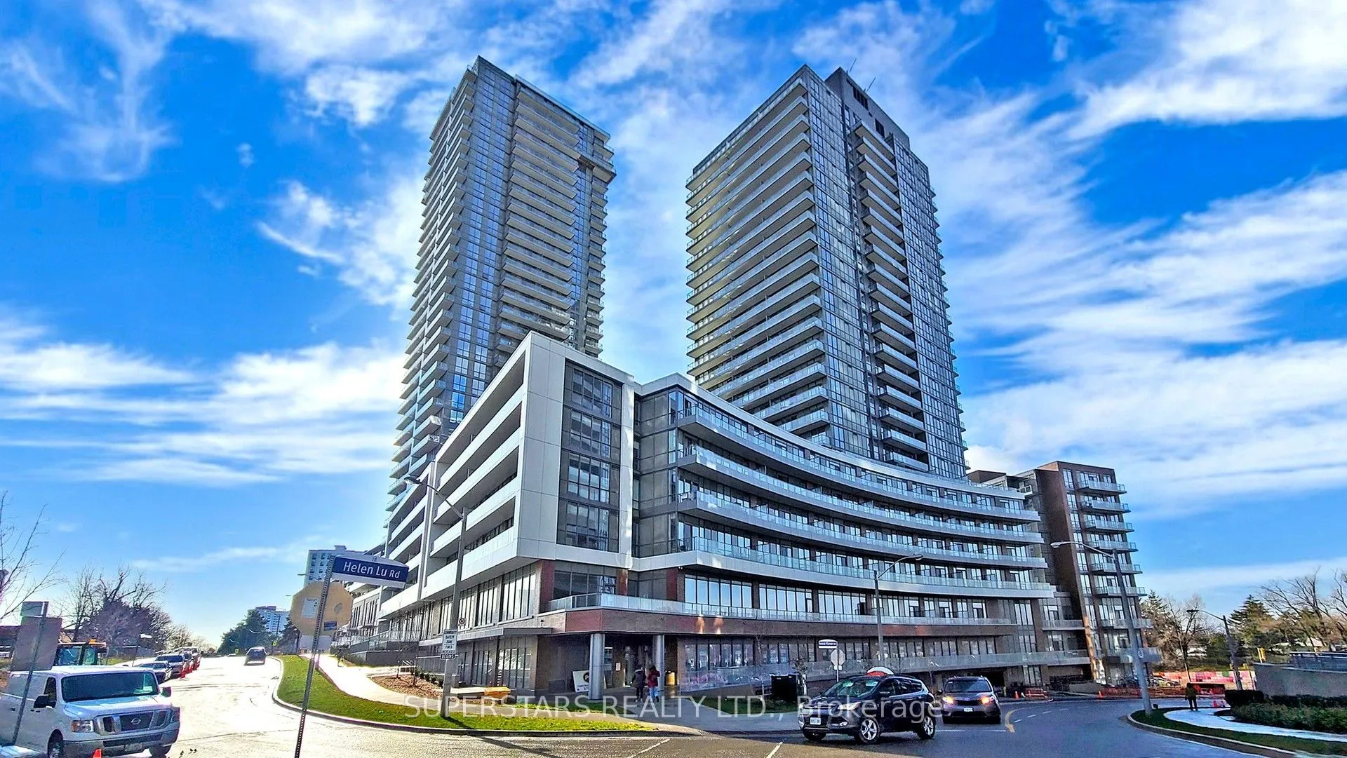32 Forest Manor Road, #2104
