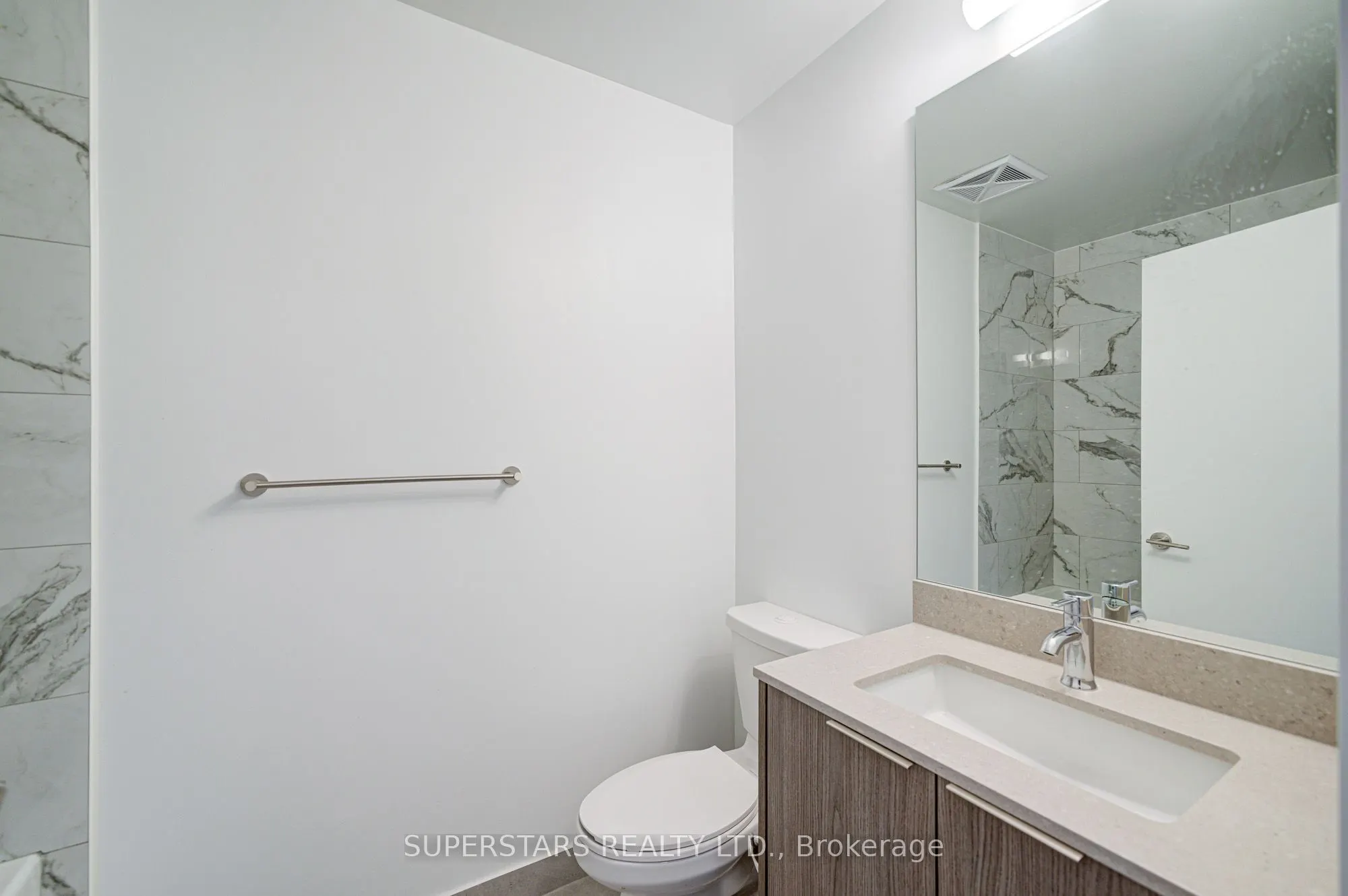 32 Forest Manor Road, #2104